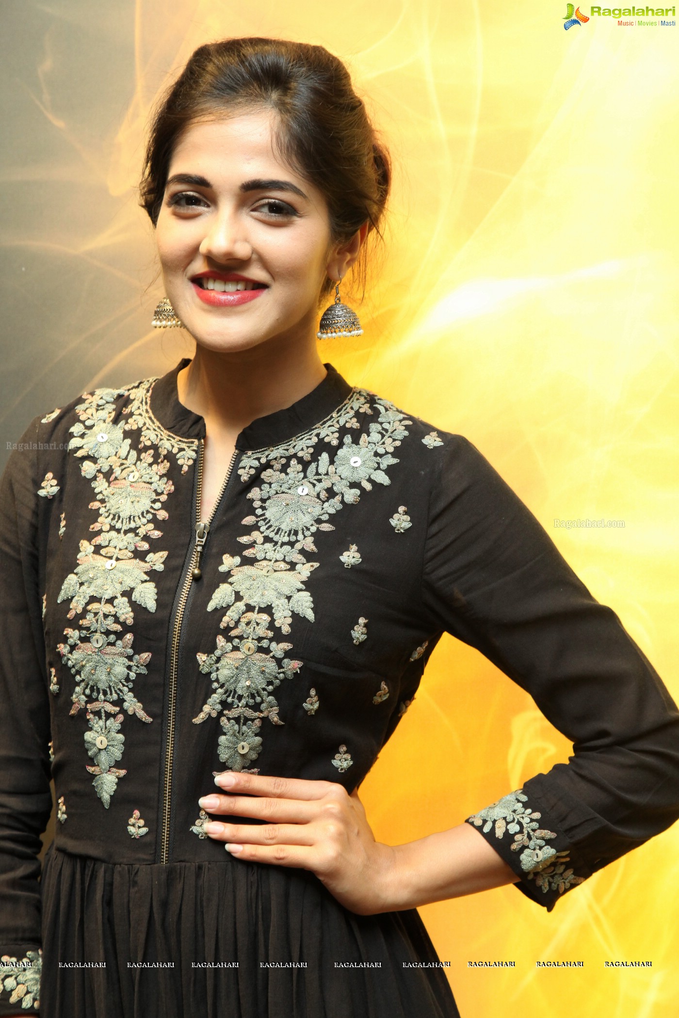 Simran Choudhary at Bajaj Electronics Bumper Draw (Posters)