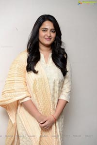 Anushka shetty at Bhaagamathie Success Meet