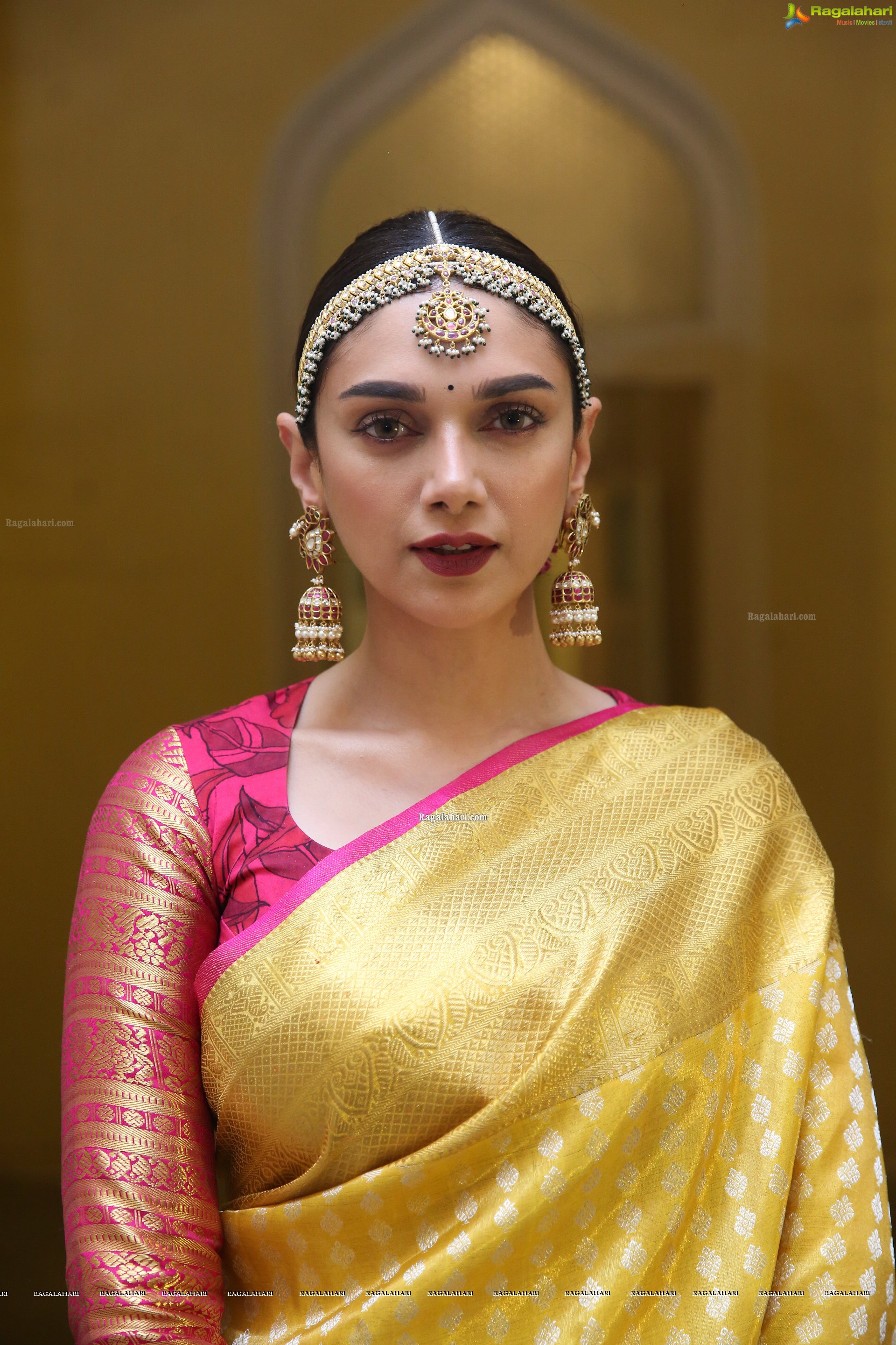 Aditi Rao Hydari @ Sanskruti Club Fashion Show - HD Gallery