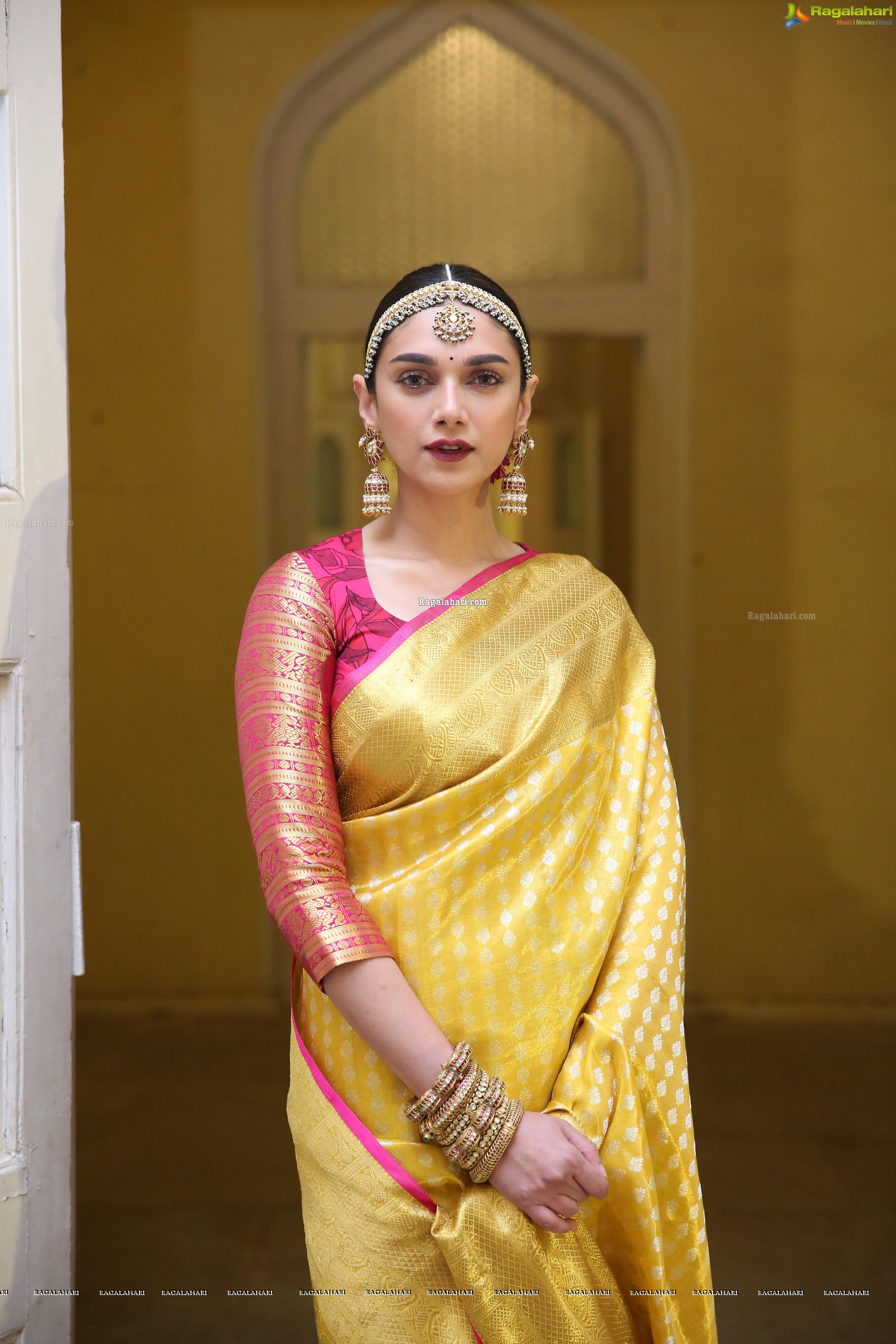 Aditi Rao Hydari @ Sanskruti Club Fashion Show - HD Gallery