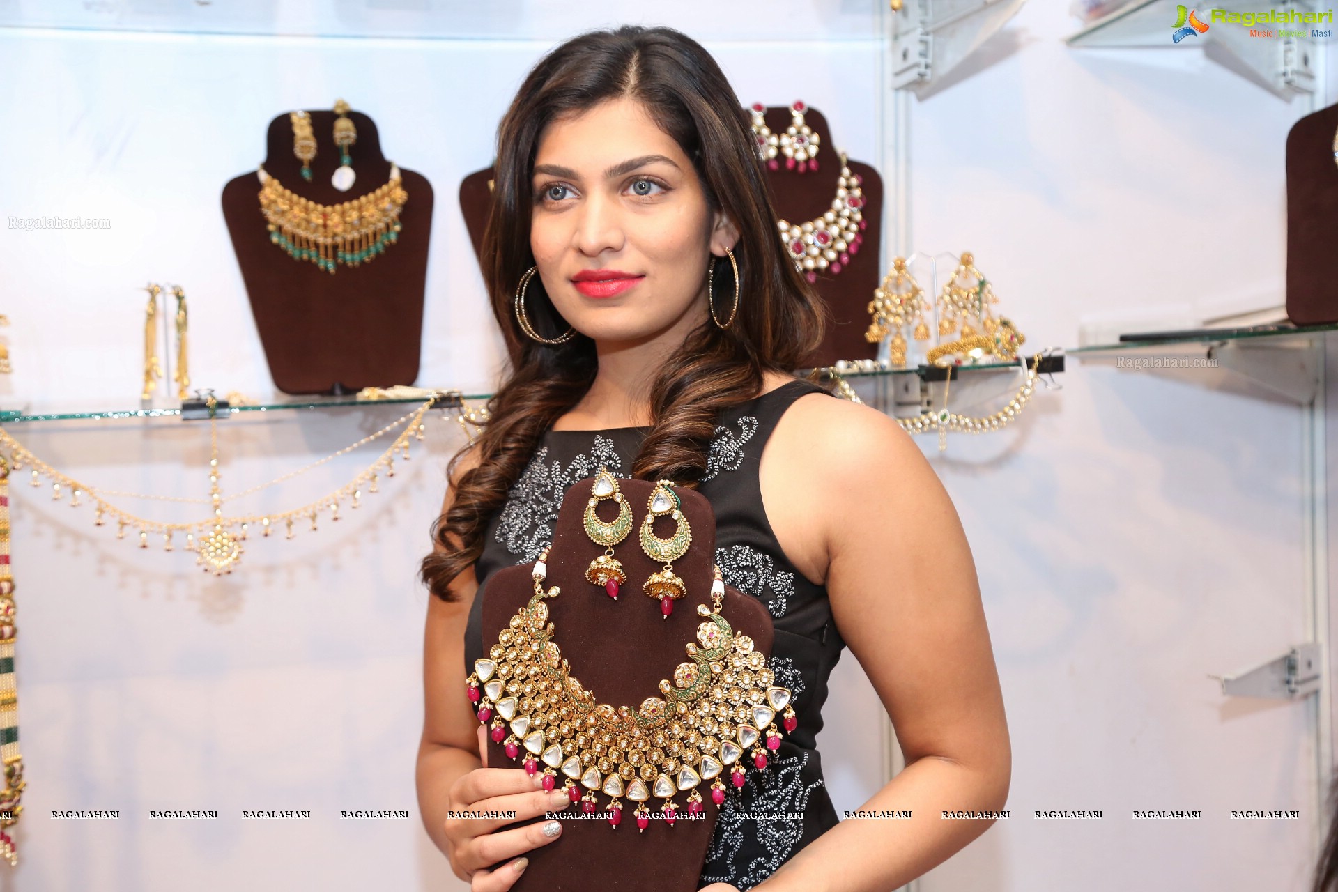 Adrika Sharma @ D'sire Exhibition - HD Gallery