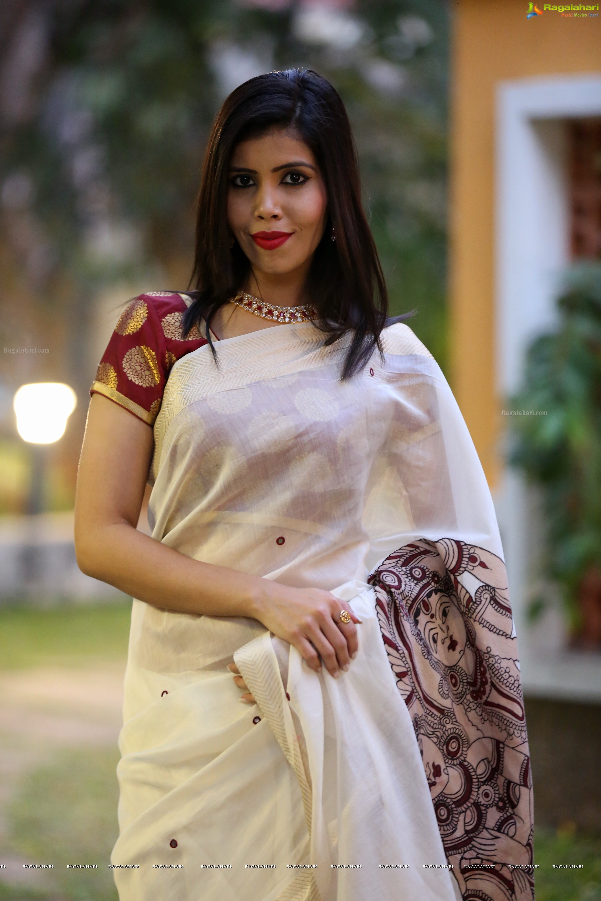 Nandita Sharma @ Mini Fashion Show at Sapthparni - HD Gallery