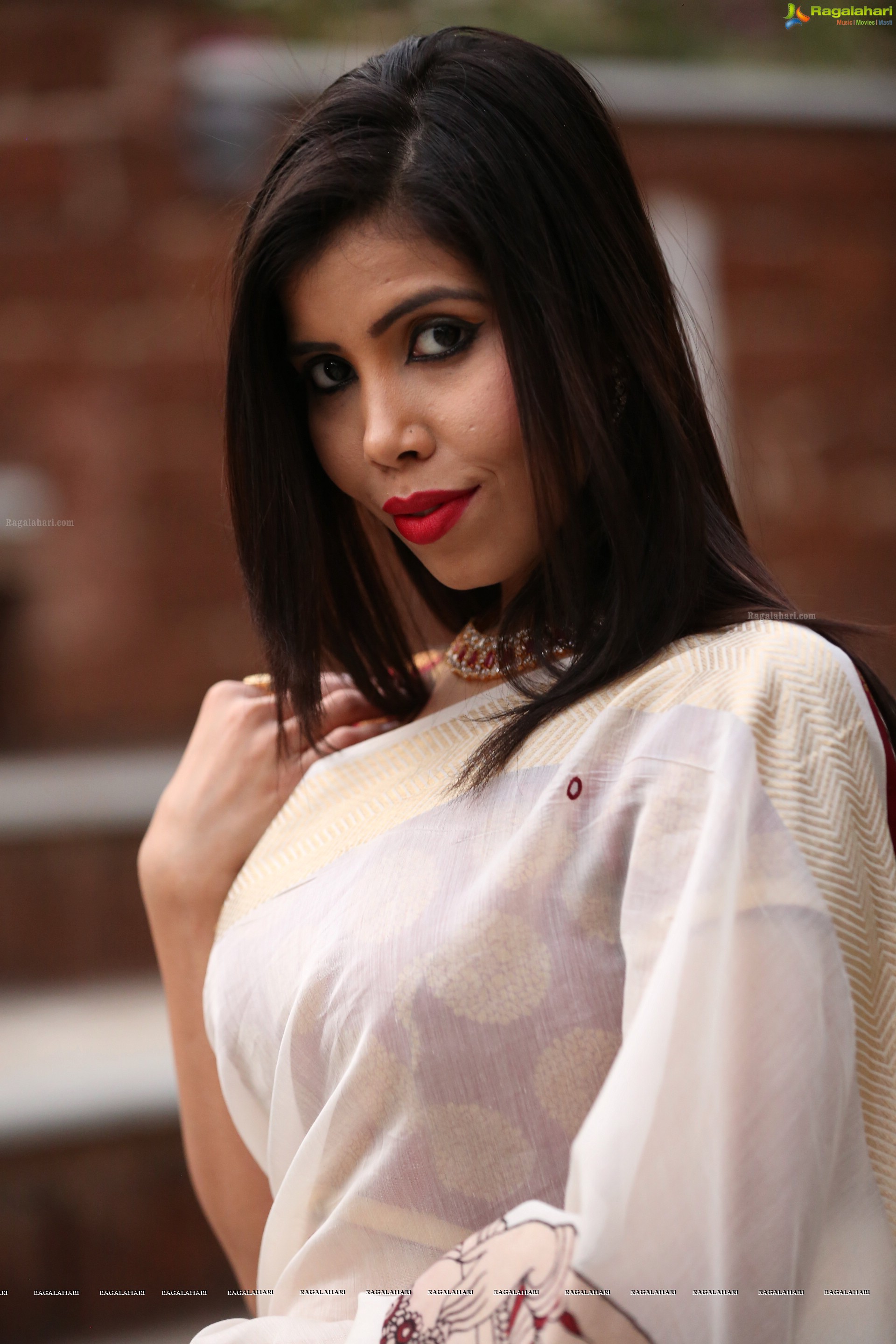 Nandita Sharma @ Mini Fashion Show at Sapthparni - HD Gallery