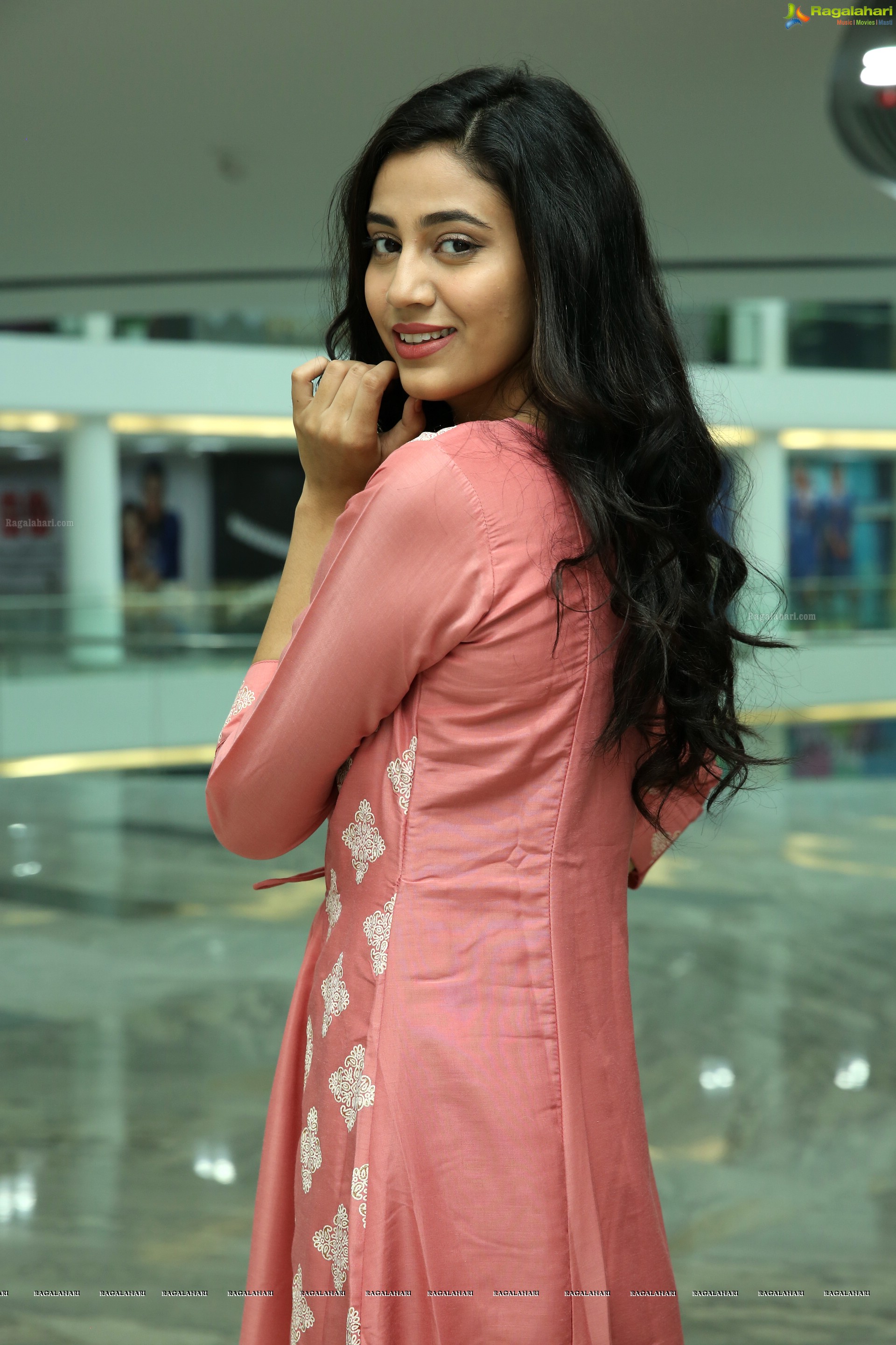 Andleeb Zaidi at Kaira Store Launch - HD Gallery