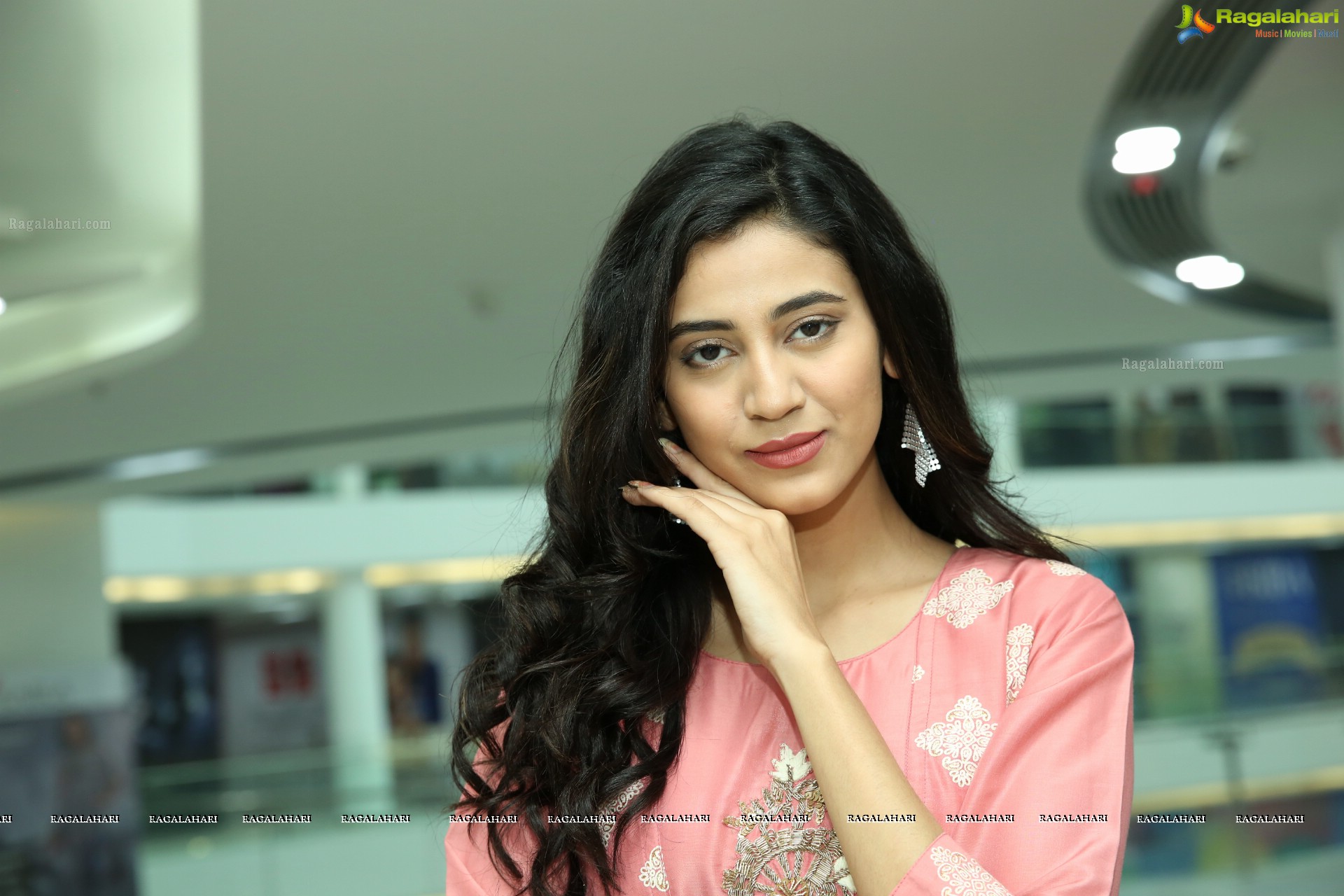 Andleeb Zaidi at Kaira Store Launch - HD Gallery