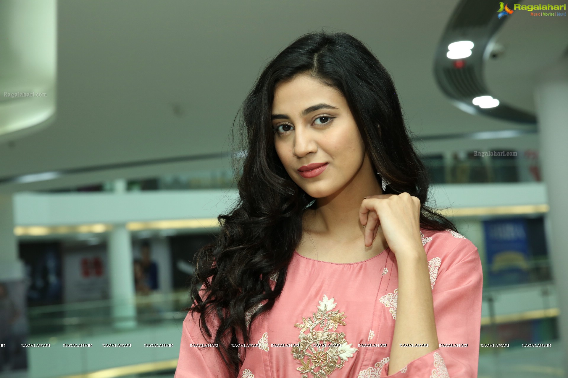 Andleeb Zaidi at Kaira Store Launch - HD Gallery