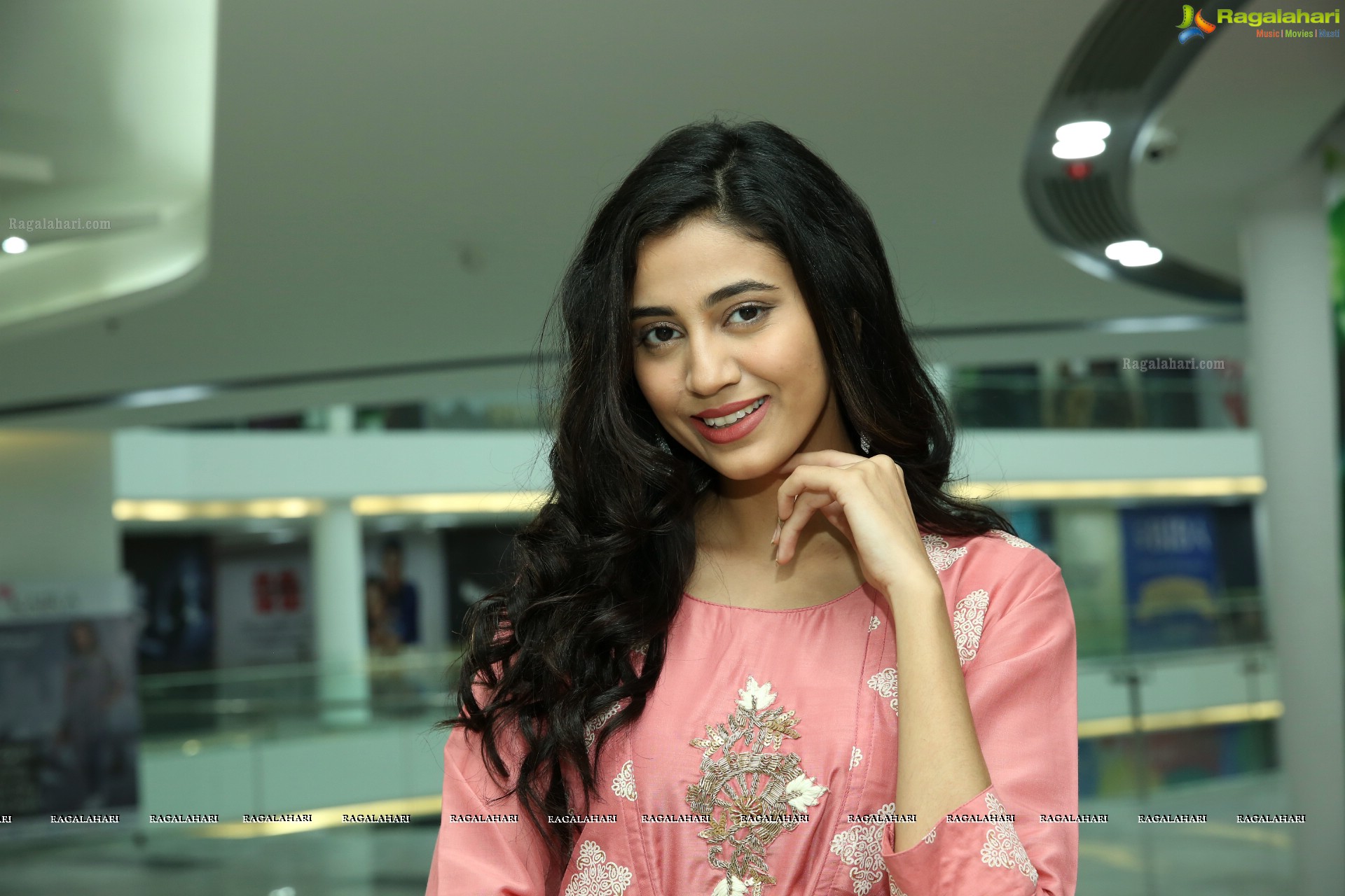 Andleeb Zaidi at Kaira Store Launch - HD Gallery