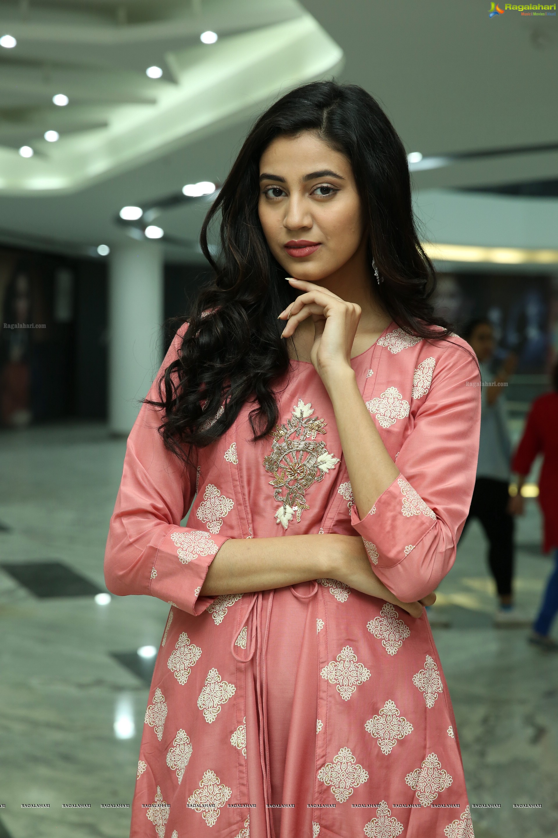 Andleeb Zaidi at Kaira Store Launch - HD Gallery