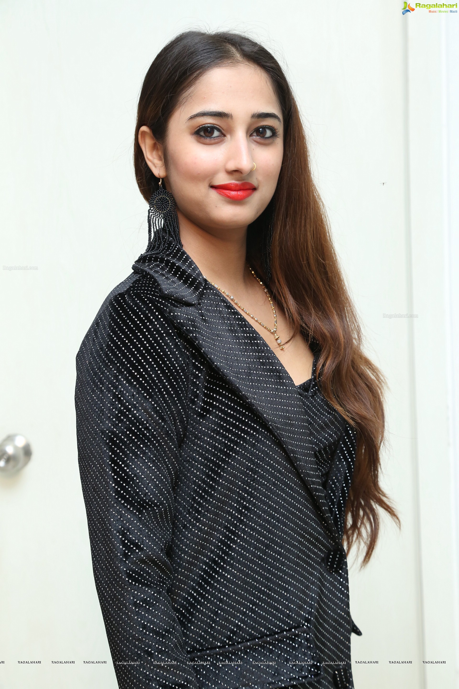 Heena Shaikh at Ravi Nalli Photography’s Calendar 2019 Launch - HD Gallery