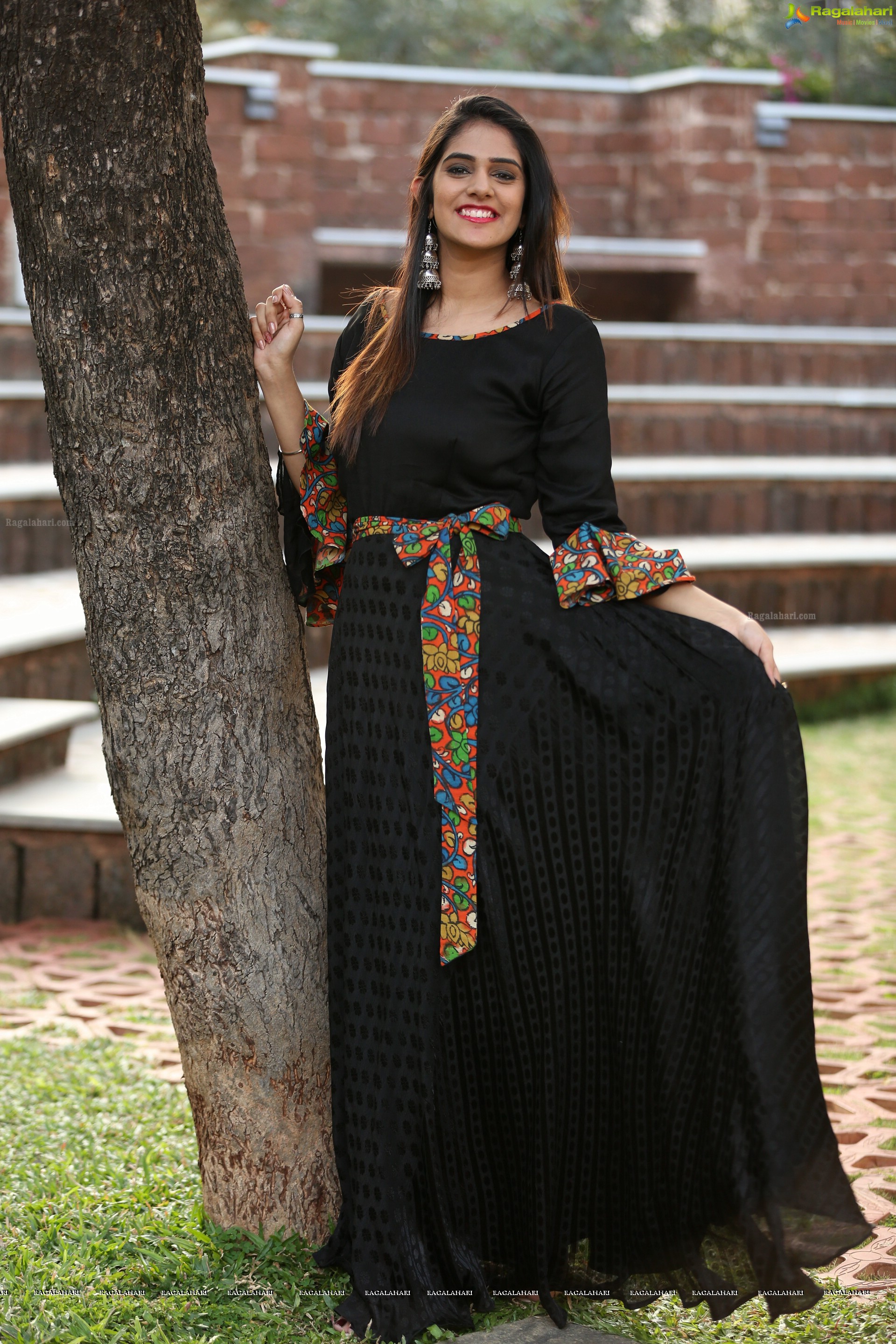 Kritya Sudha Karda @ Mini Fashion Show at Sapthparni - HD Gallery