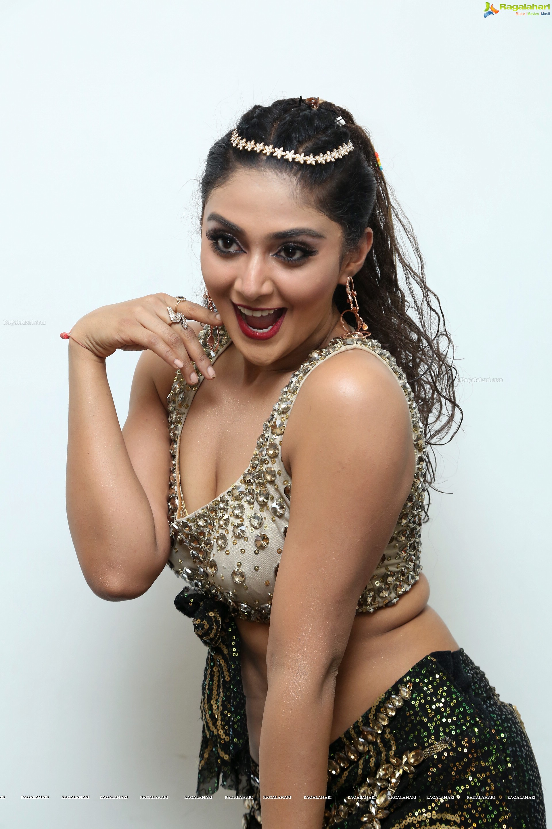 Natasha Doshi @ Bang Bang New year 2019 Celebrations - HD Gallery