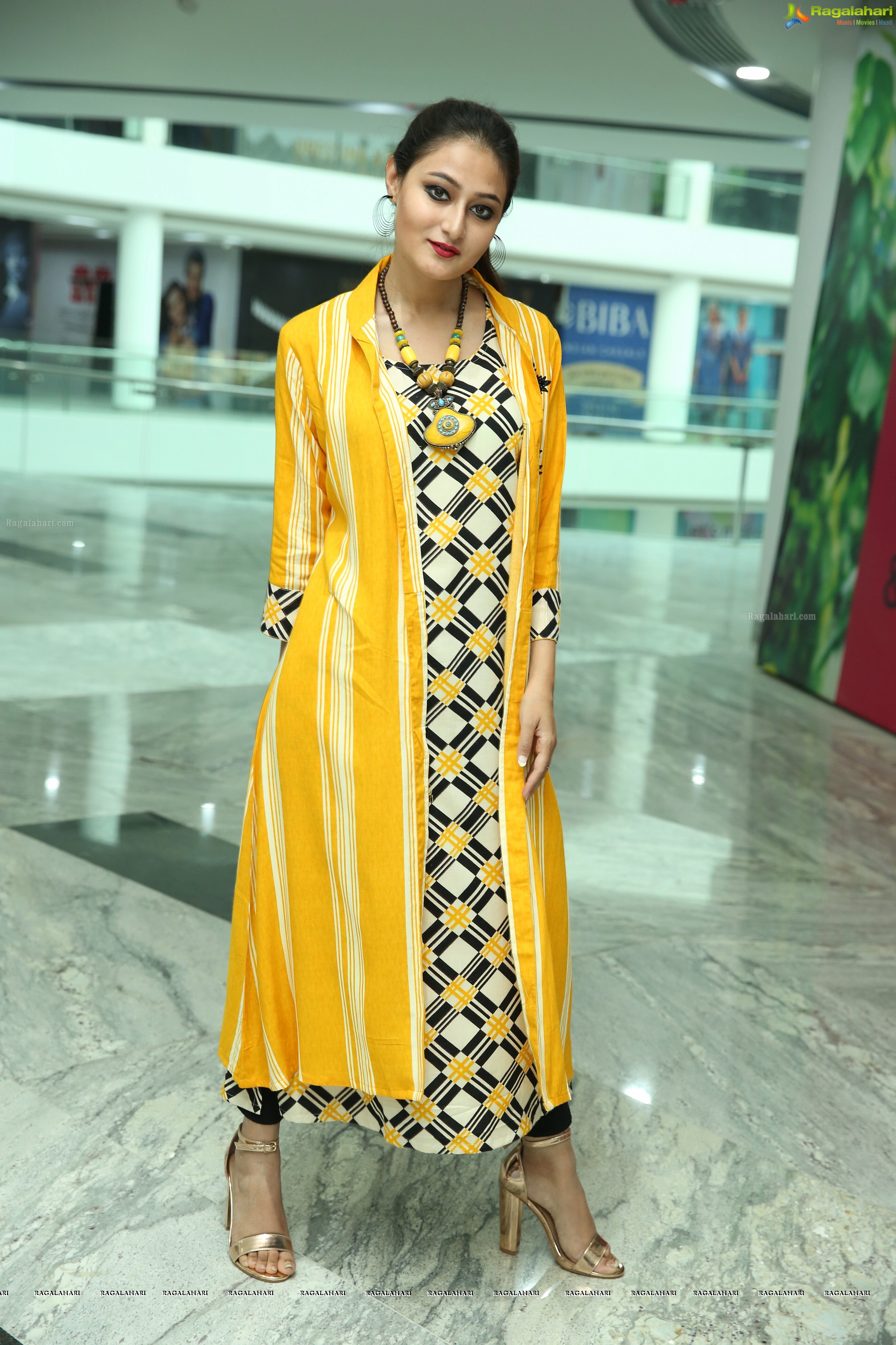 Nilofer Haidry @ at Kaira Store Launch - HD Gallery