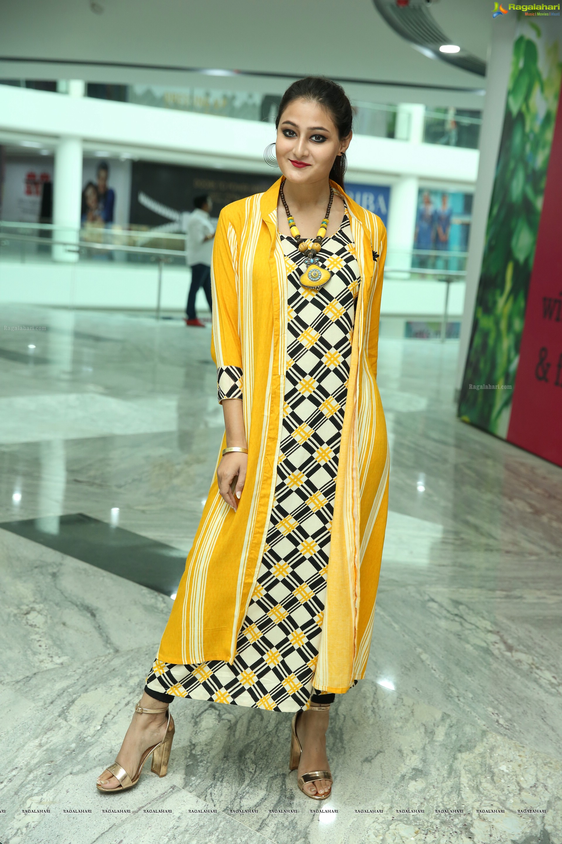 Nilofer Haidry @ at Kaira Store Launch - HD Gallery