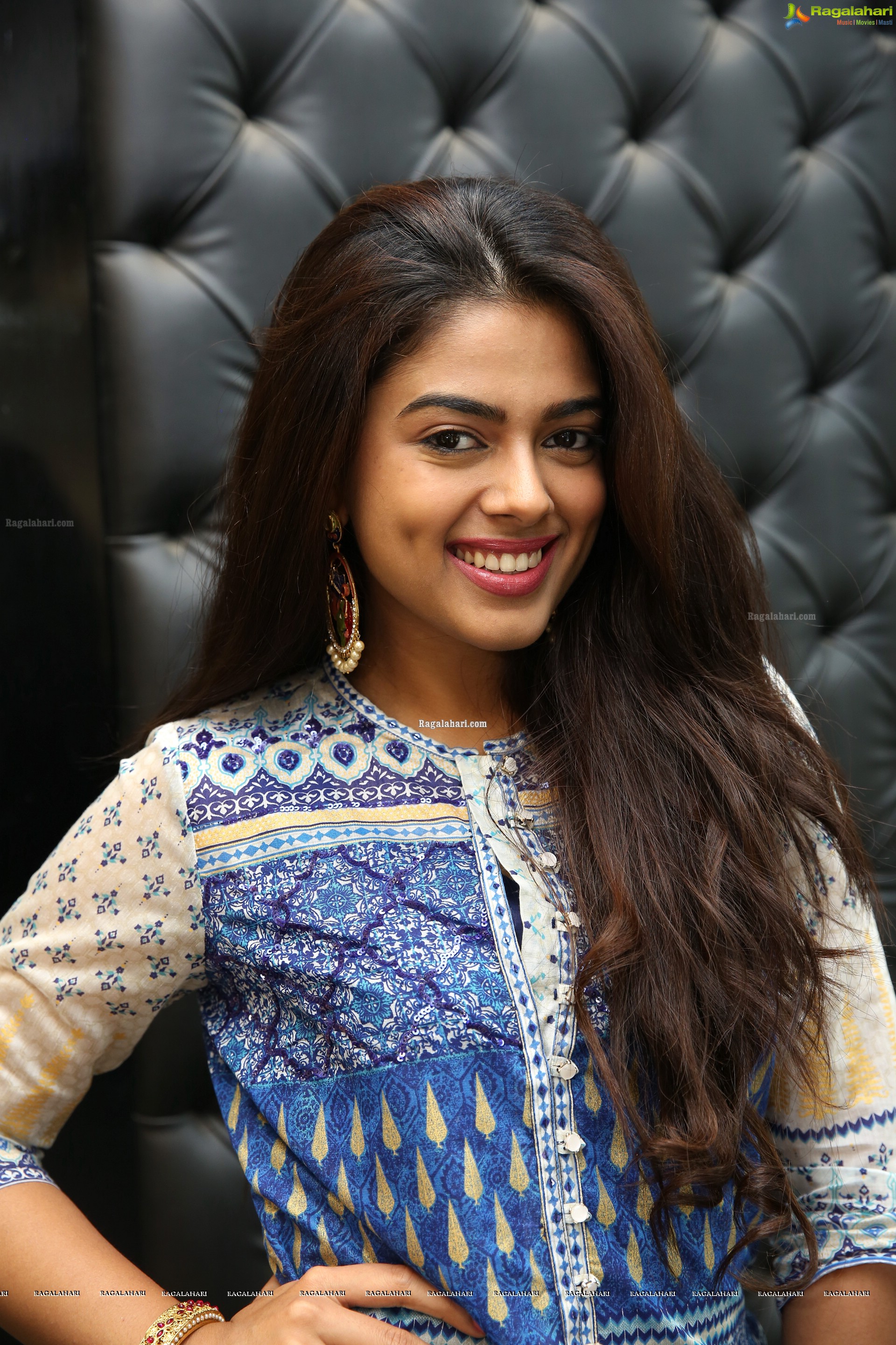 Siddhi Idnani @ Bajaj Electronics Lucky Draw Event - HD Gallery