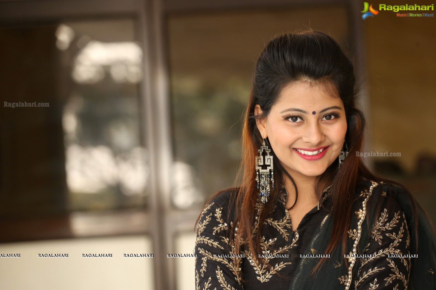 Shubhangi Pant (Posters) @ Rave Naa Cheliya First Look Launch