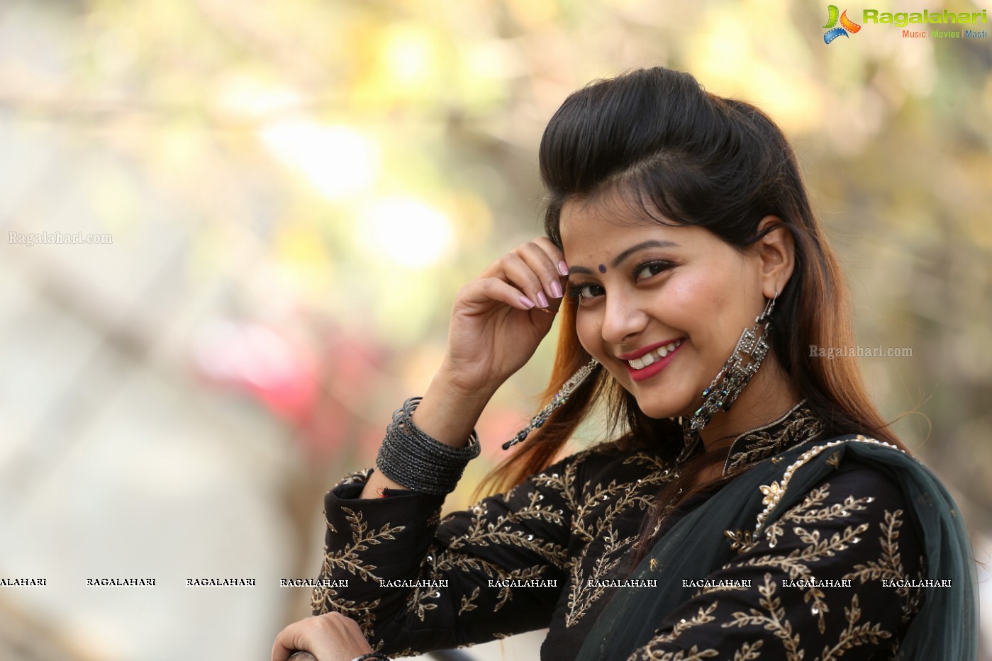 Shubhangi Pant (Posters) @ Rave Naa Cheliya First Look Launch