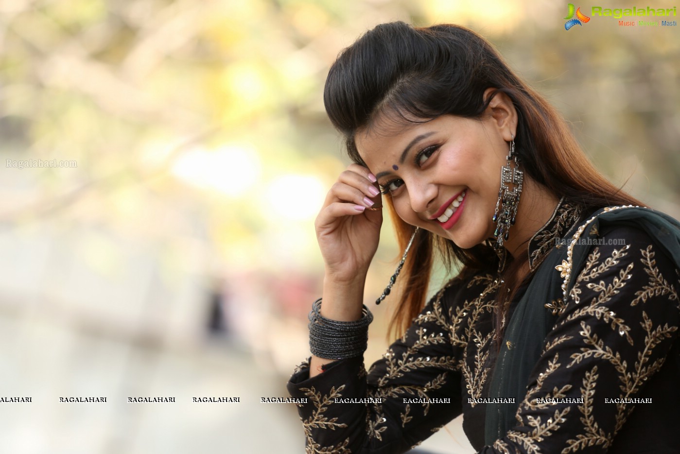 Shubhangi Pant (Posters) @ Rave Naa Cheliya First Look Launch