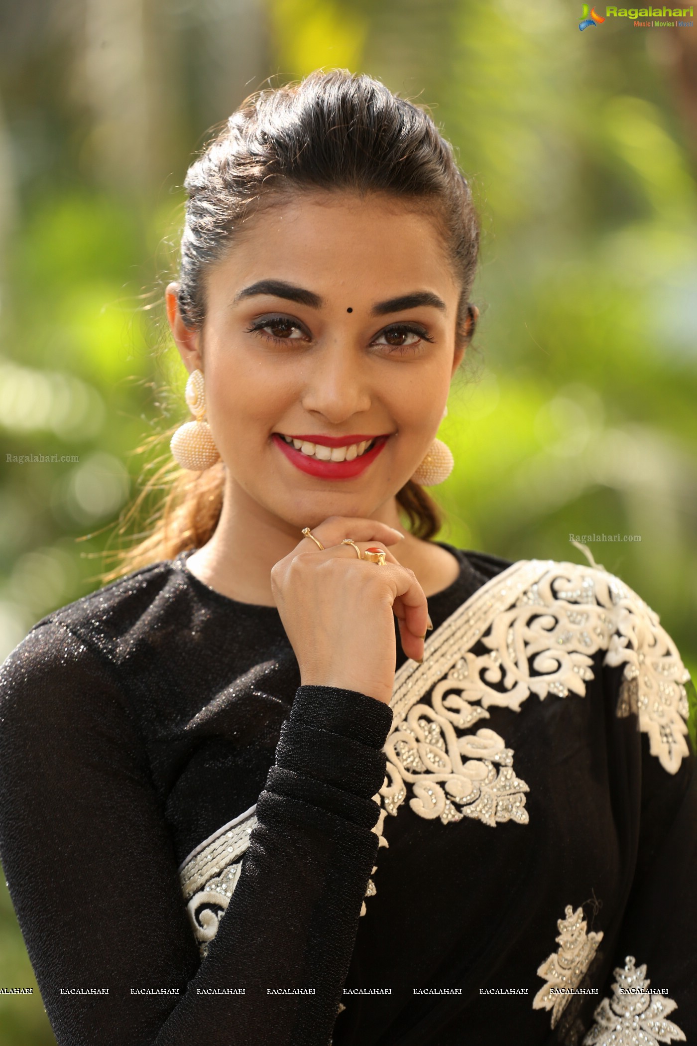 Stefy Patel (Posters) at Ninnu Thalachi First Look Launch Event