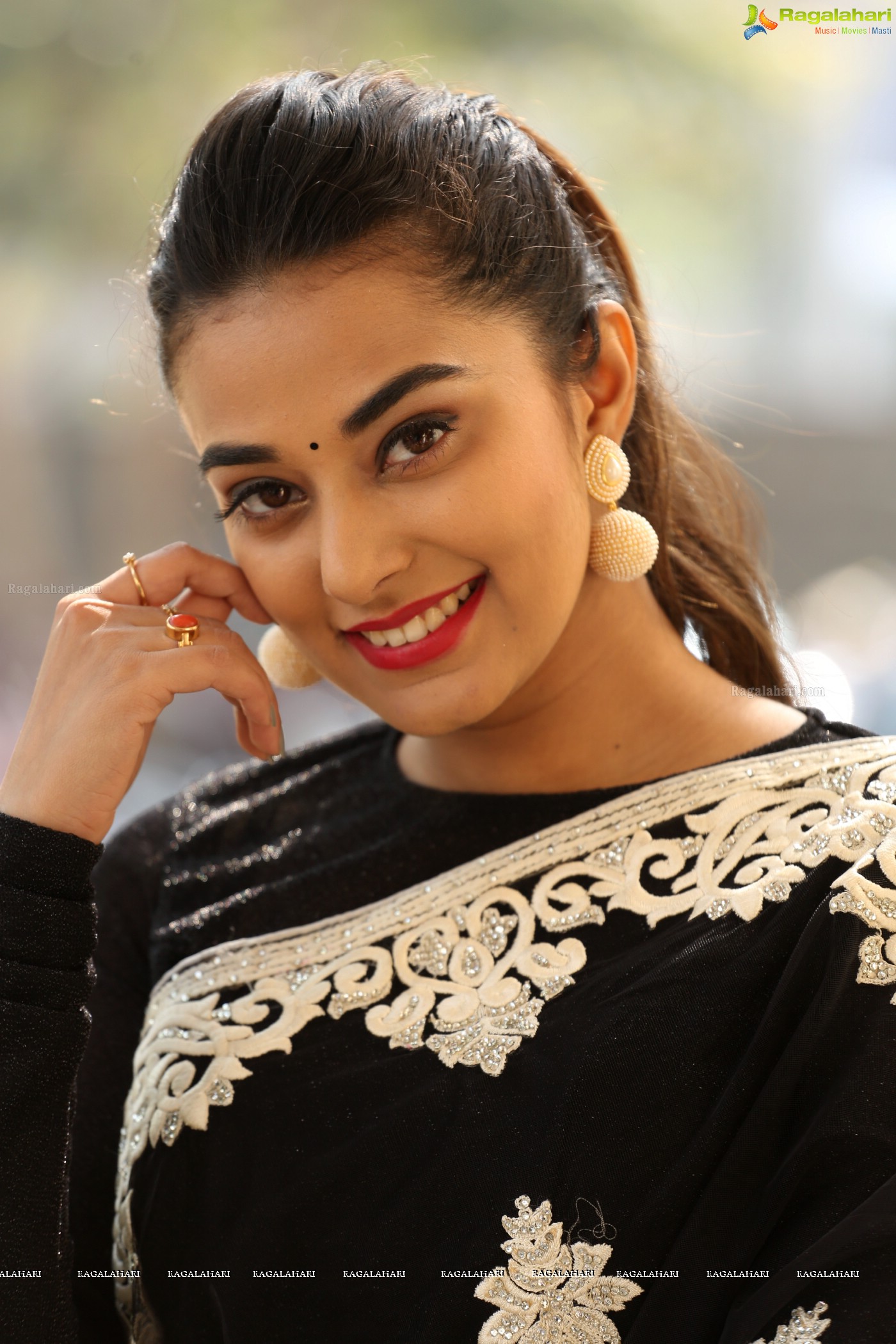 Stefy Patel (Posters) at Ninnu Thalachi First Look Launch Event