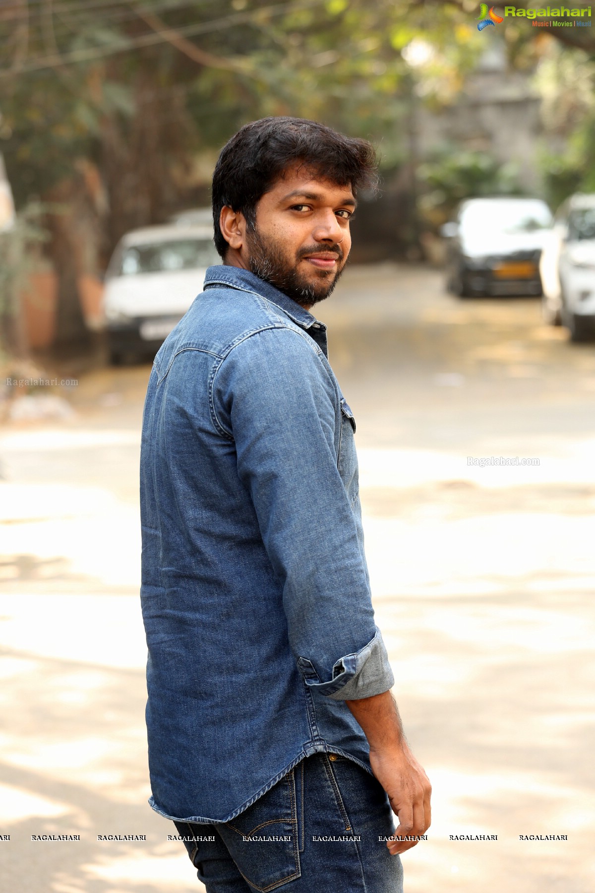 Anil Ravipudi at F2 Success Interview