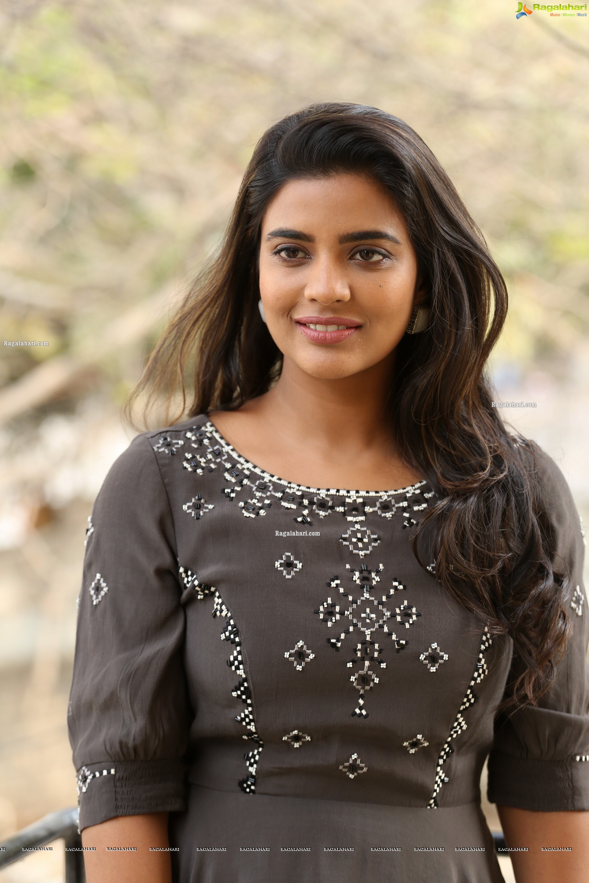 Aishwarya Rajesh at World Famous Lover Interview - HD Gallery