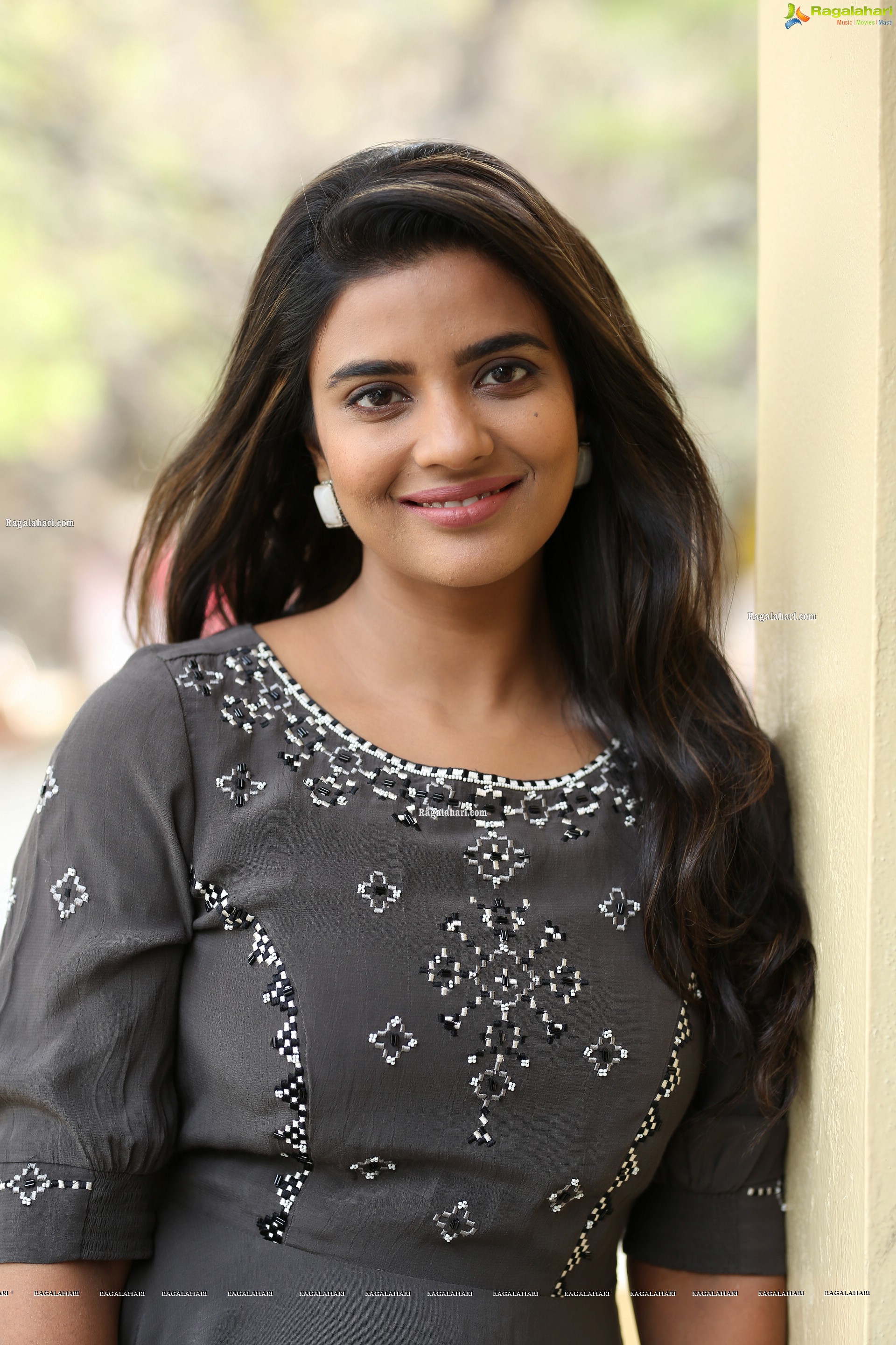 Aishwarya Rajesh at World Famous Lover Interview - HD Gallery