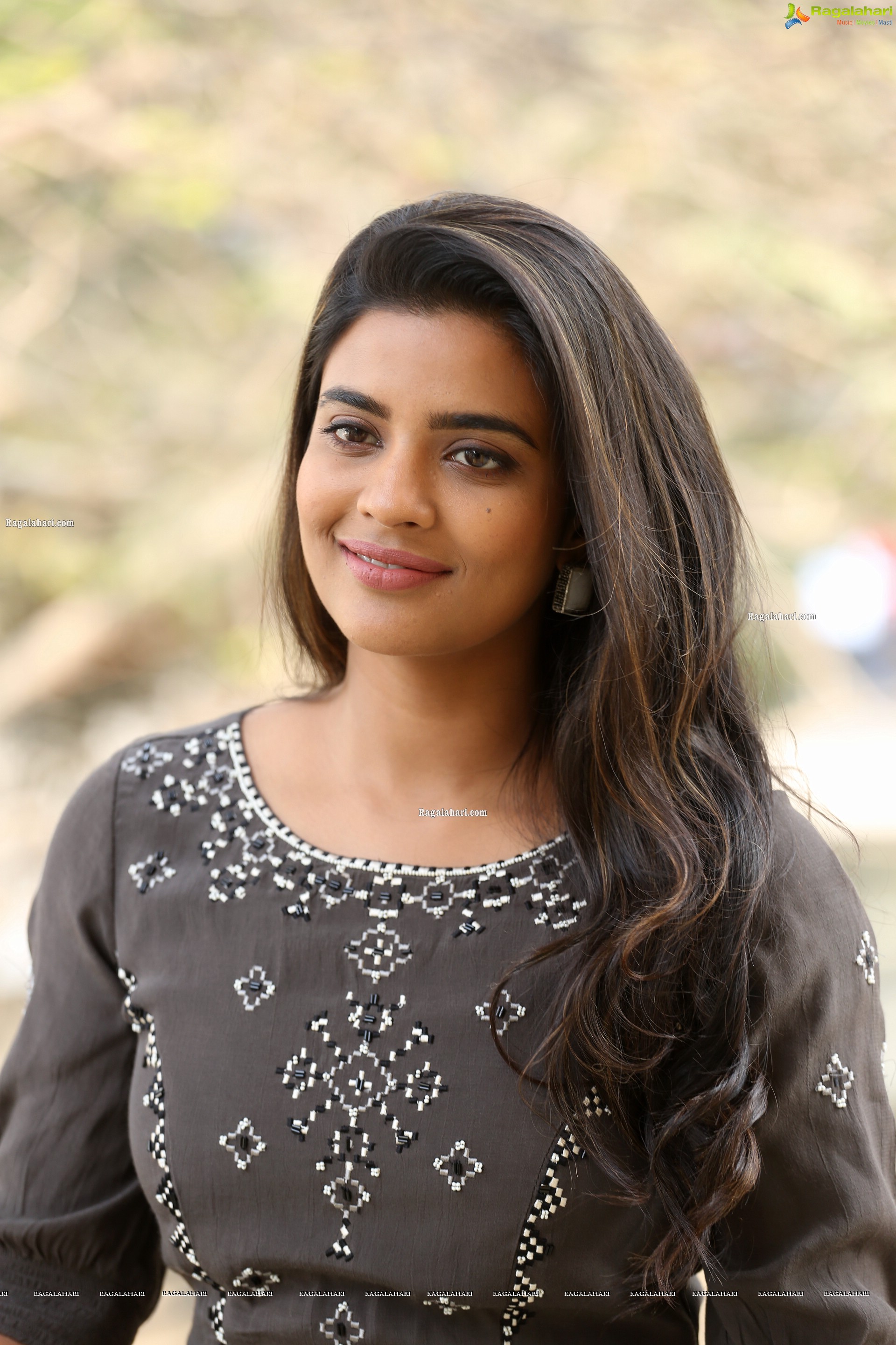 Aishwarya Rajesh at World Famous Lover Interview - HD Gallery