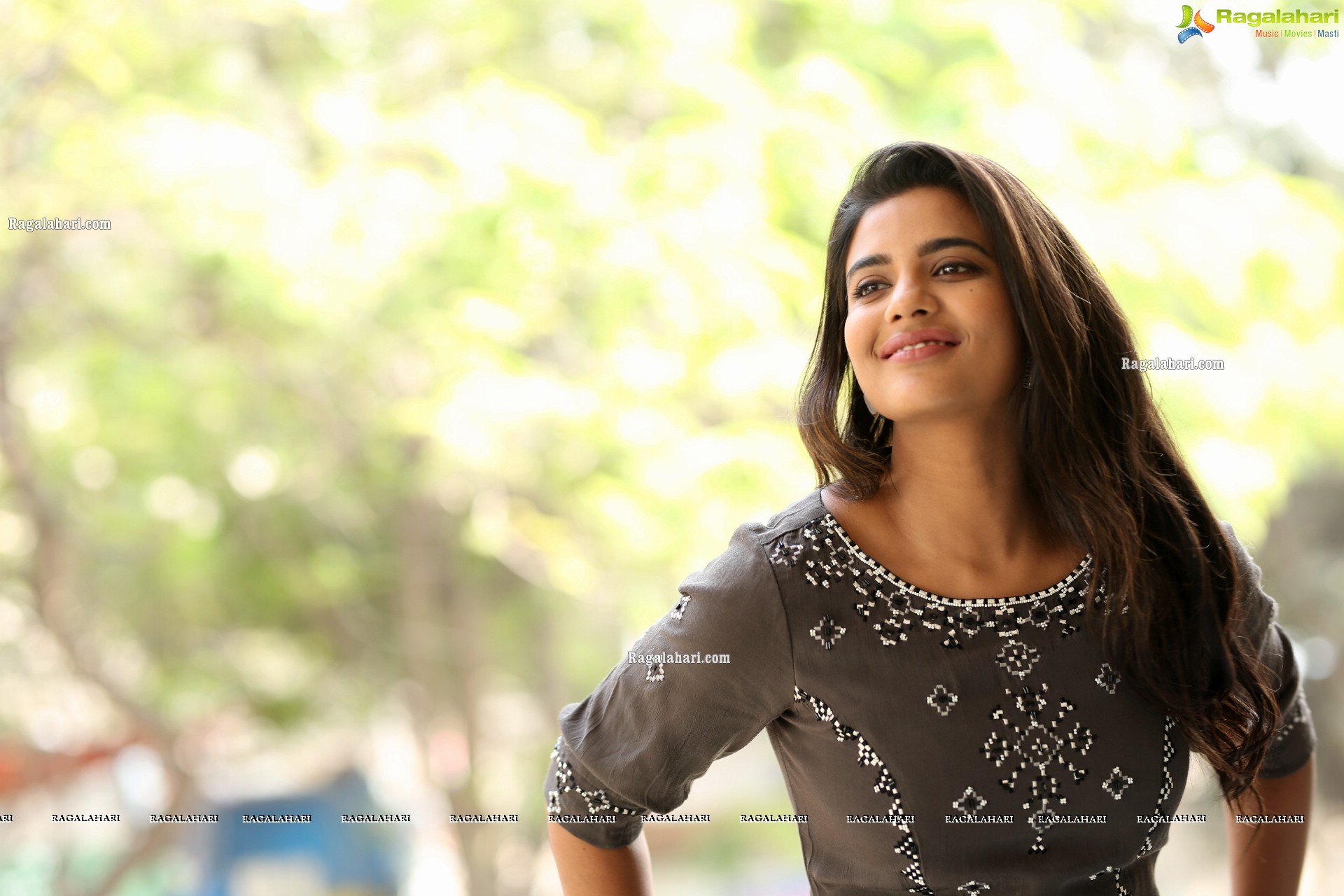 Aishwarya Rajesh at World Famous Lover Interview - HD Gallery