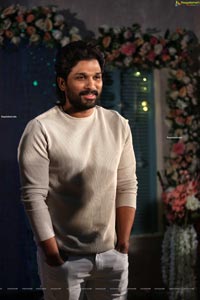 Allu Arjun at Alavaikuntapuramlo Interview