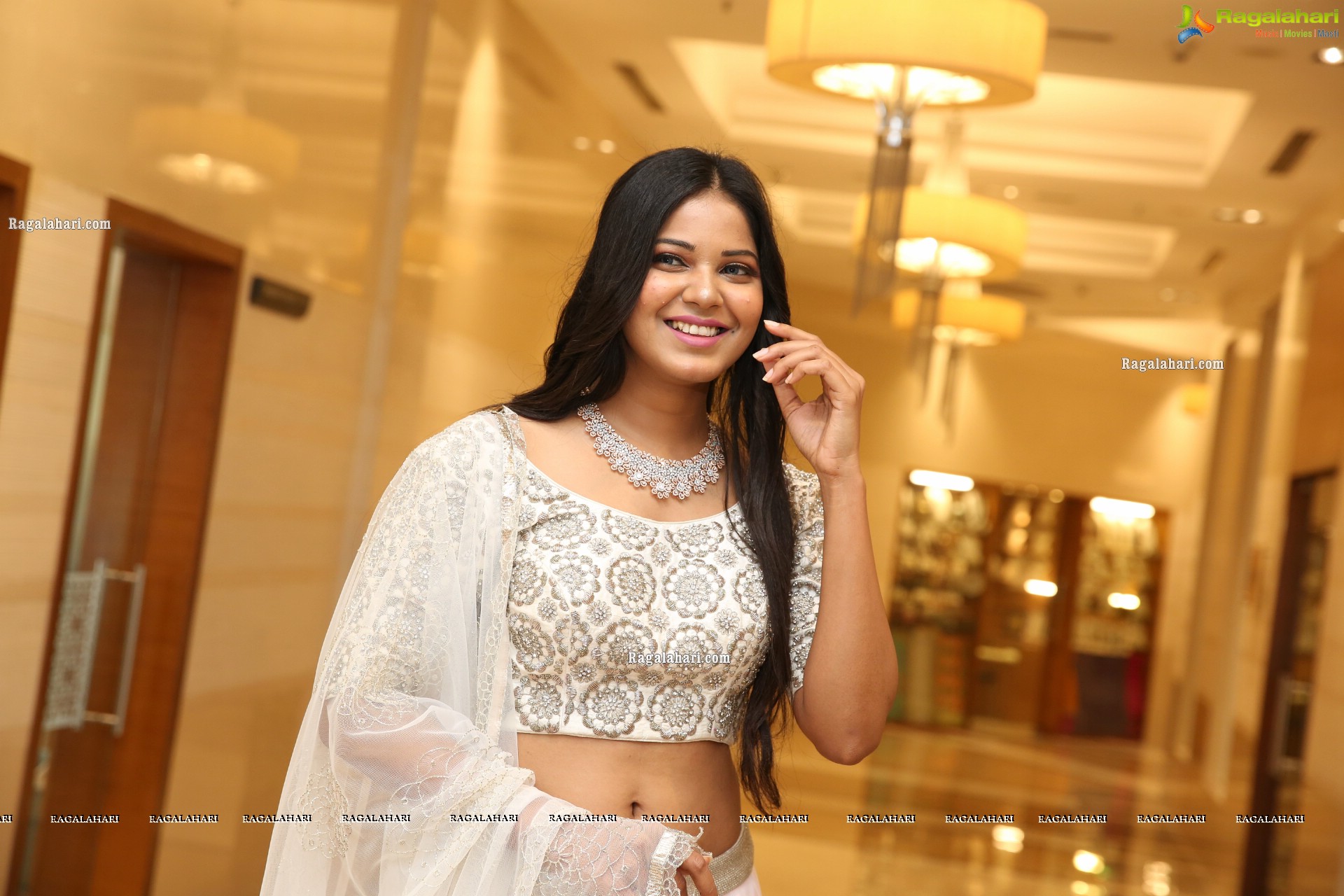 Debbie at Sutraa Grand Curtain Raiser & Fashion Showcase - HD Gallery