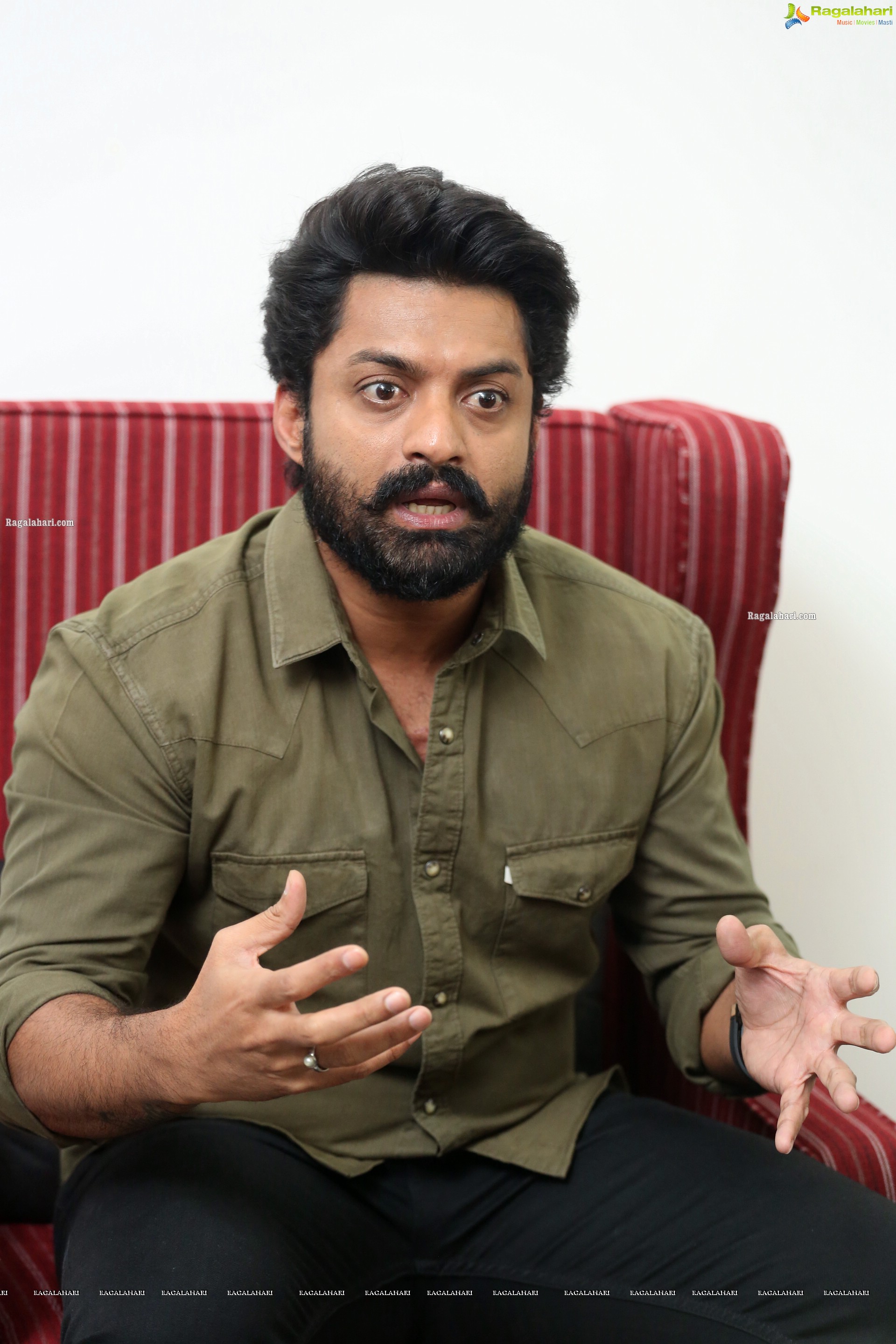 Kalyan Ram at Entha Manchi Vaadavu Raa Interview - HD Gallery