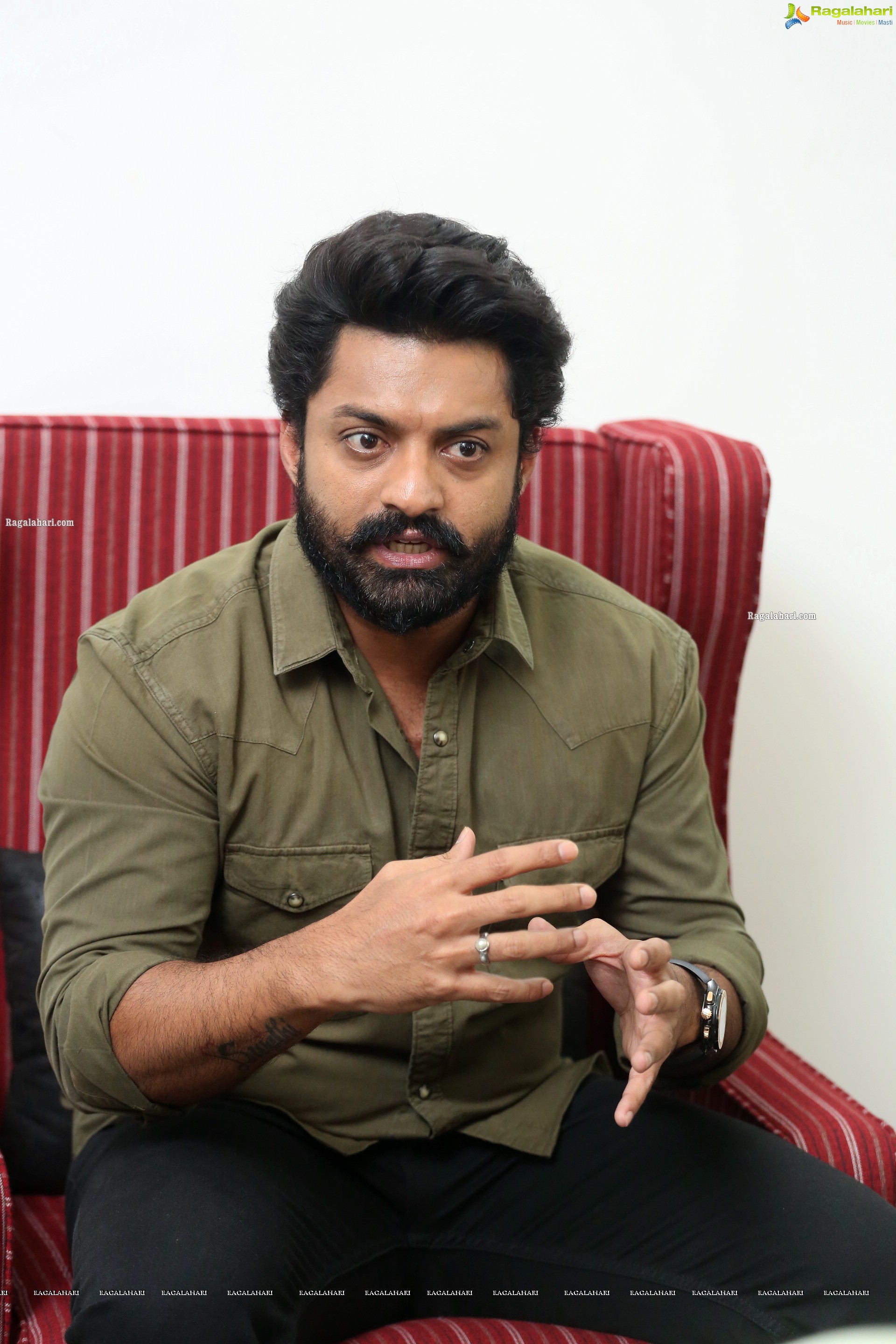 Kalyan Ram at Entha Manchi Vaadavu Raa Interview - HD Gallery