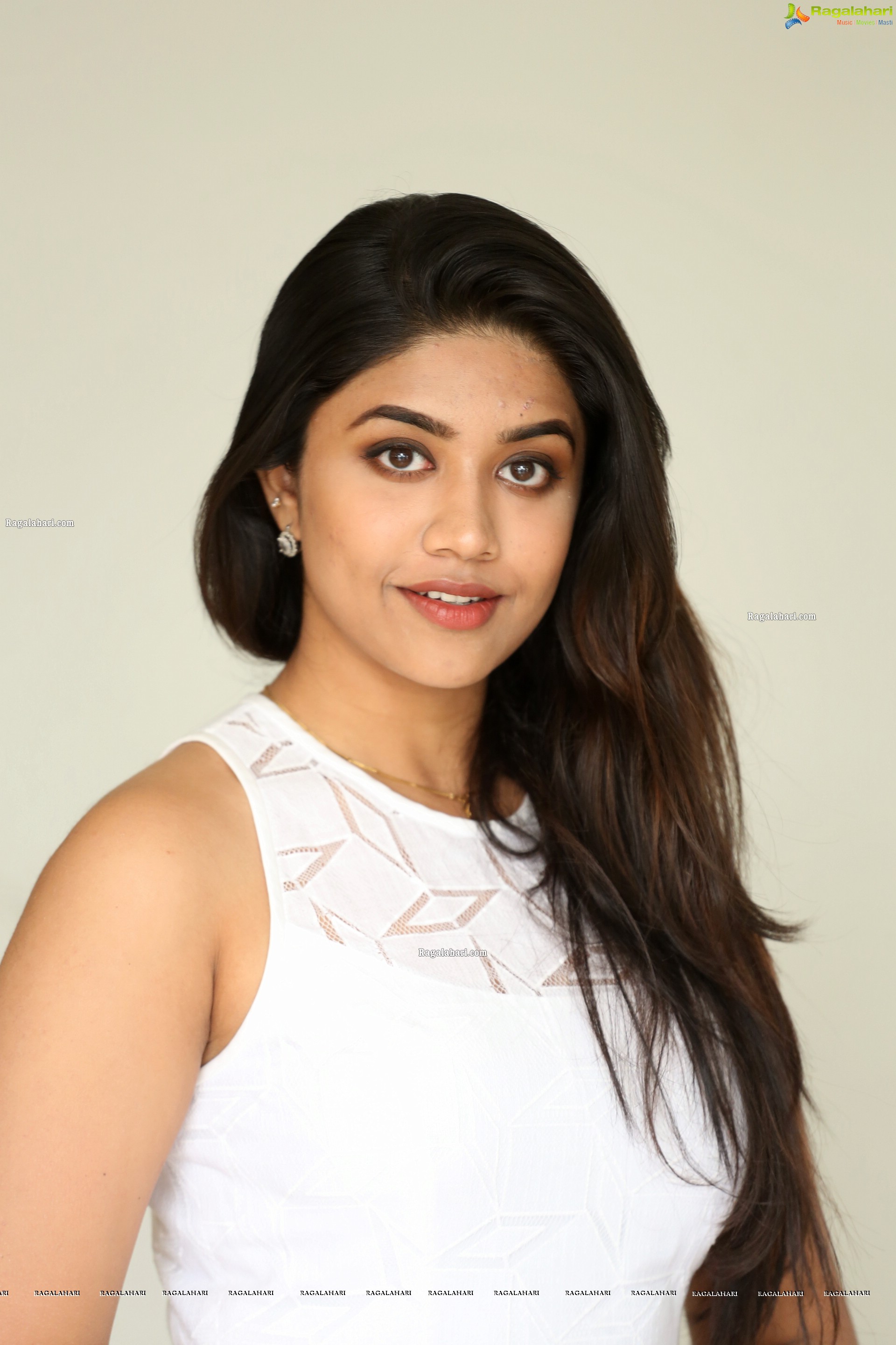 Malavika Satheesan at Choosi Choodangane Press Meet - HD Gallery