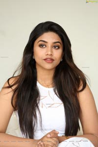 Malavika Satheesan at Choosi Choodangane Press Meet