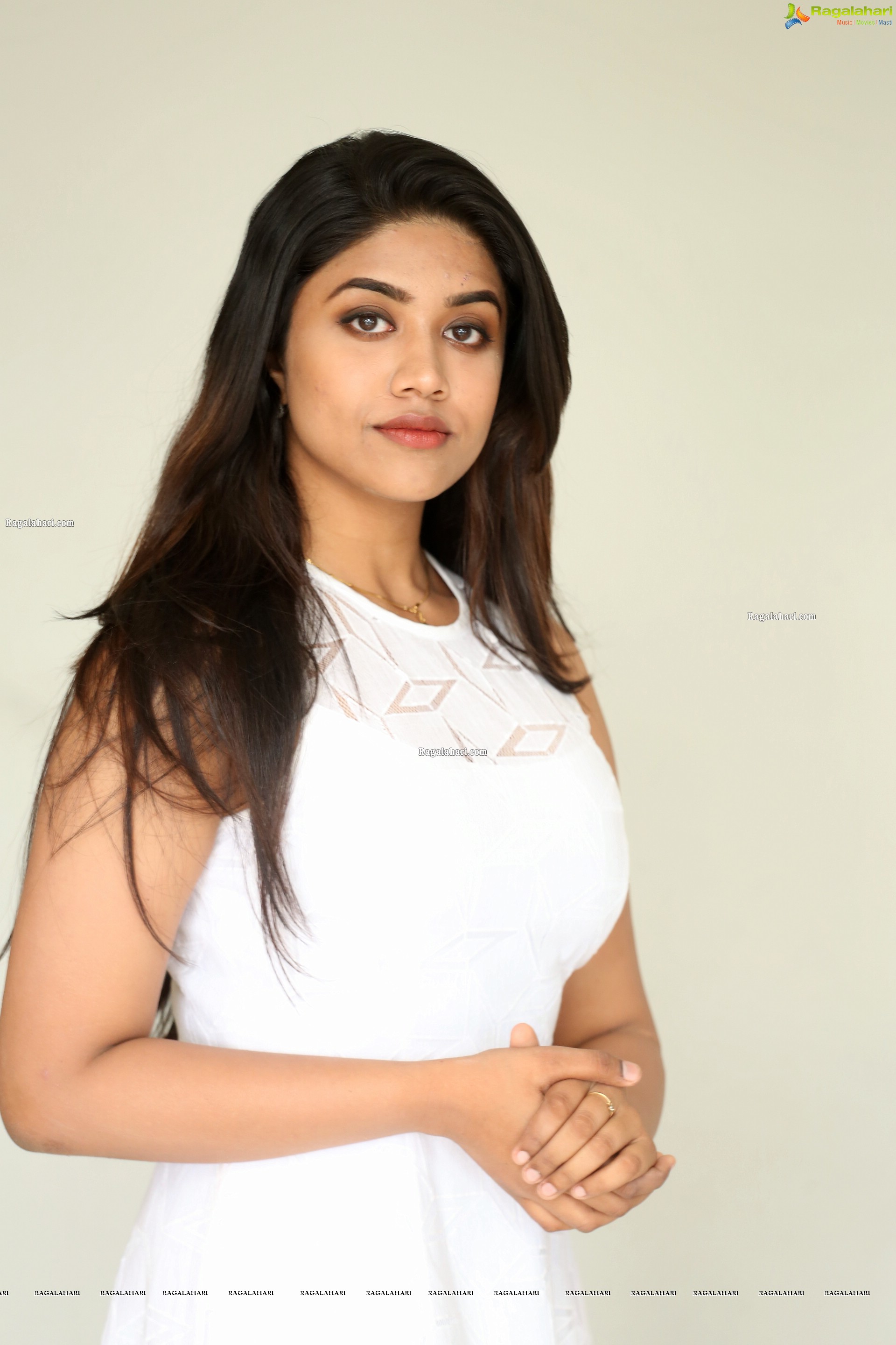 Malavika Satheesan at Choosi Choodangane Press Meet - HD Gallery