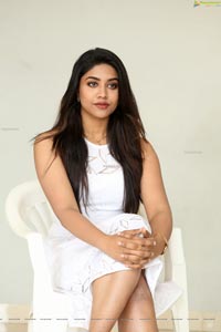 Malavika Satheesan at Choosi Choodangane Press Meet