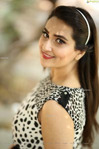 Manjusha at Choosi Choodangane Press Meet