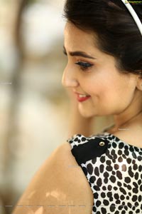 Manjusha at Choosi Choodangane Press Meet