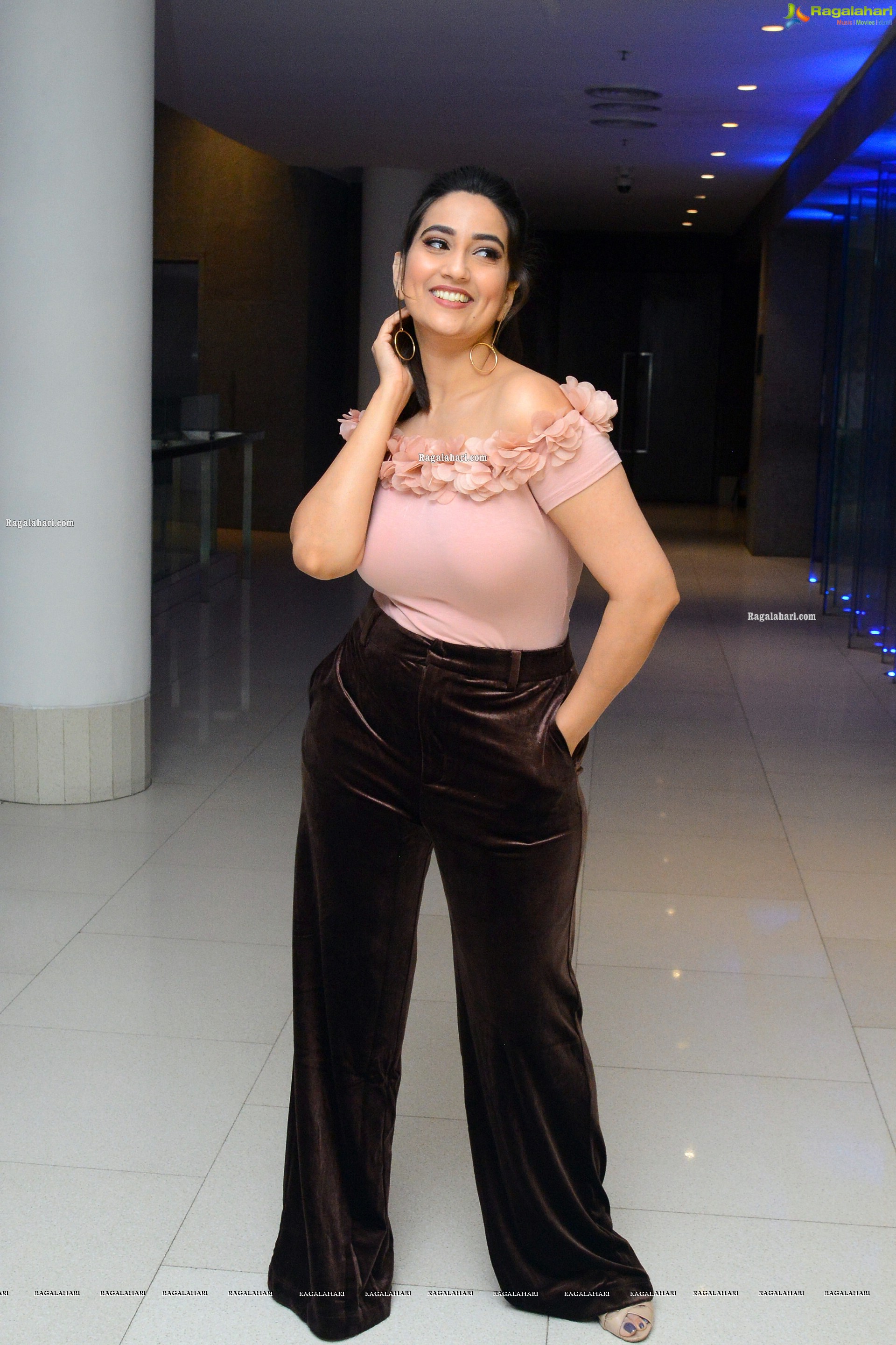 Manjusha at Disco Raja Movie Success Meet - HD Gallery