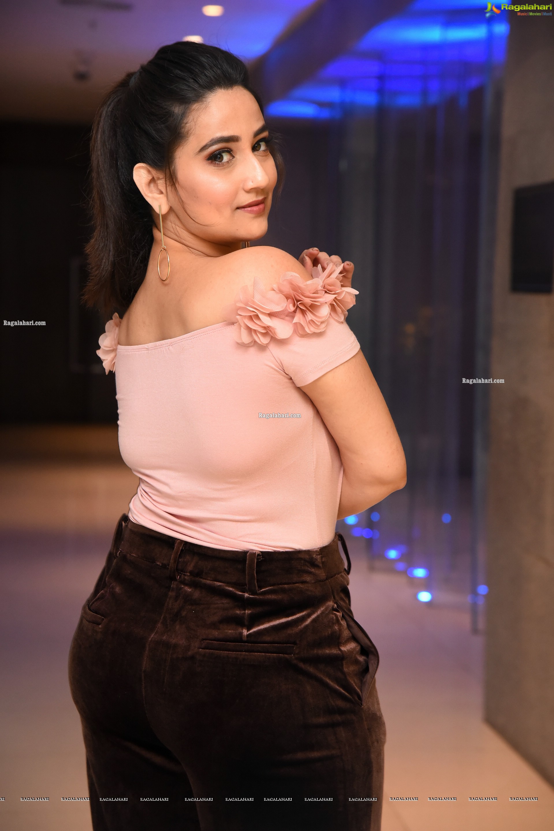 Manjusha at Disco Raja Movie Success Meet - HD Gallery