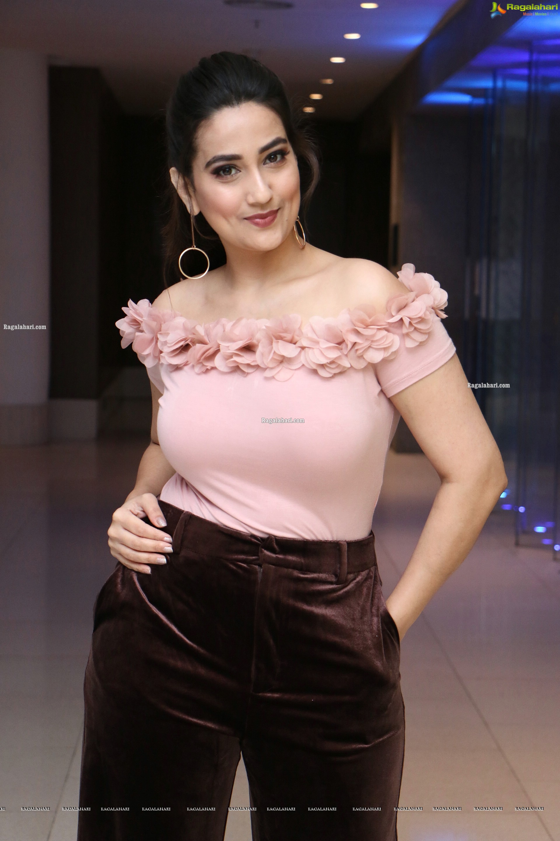 Manjusha at Disco Raja Movie Success Meet - HD Gallery