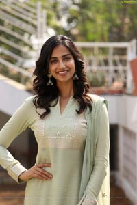 Meenakshi Chaudhary at Ichata Vahanamulu Niluparadu Muhurat