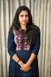 Meenakshi Dinesh Exclusive HD photoshoot