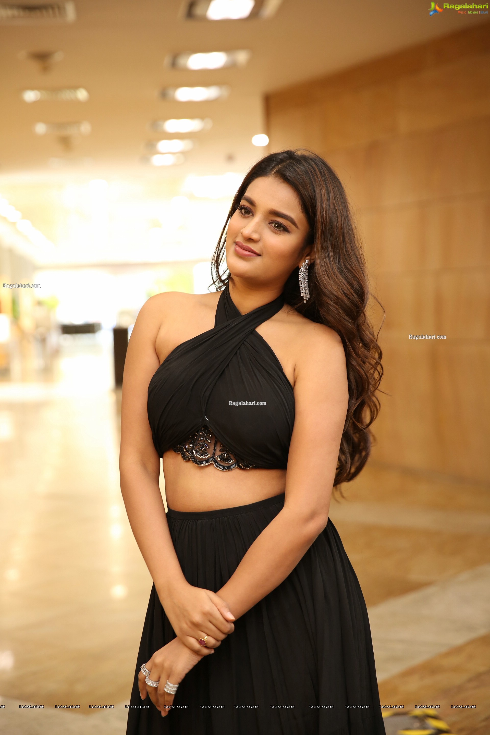 Nidhhi Agerwal at Sutraa Fashion Exhibition - HD Gallery