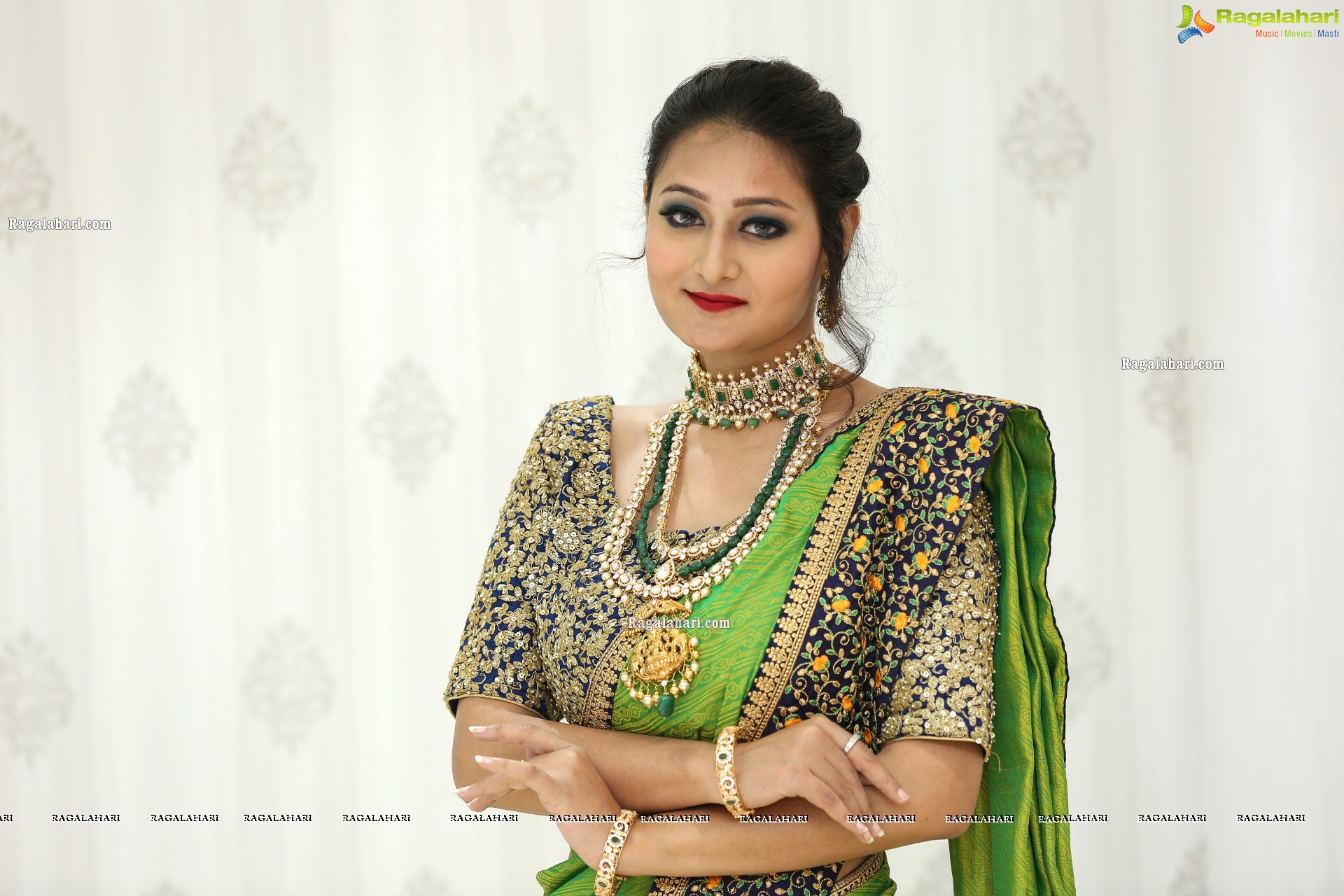 Nilofer Haidry at Manepally Jewellers Dilsukhnagar Showroom Curtain Raiser - HD Gallery