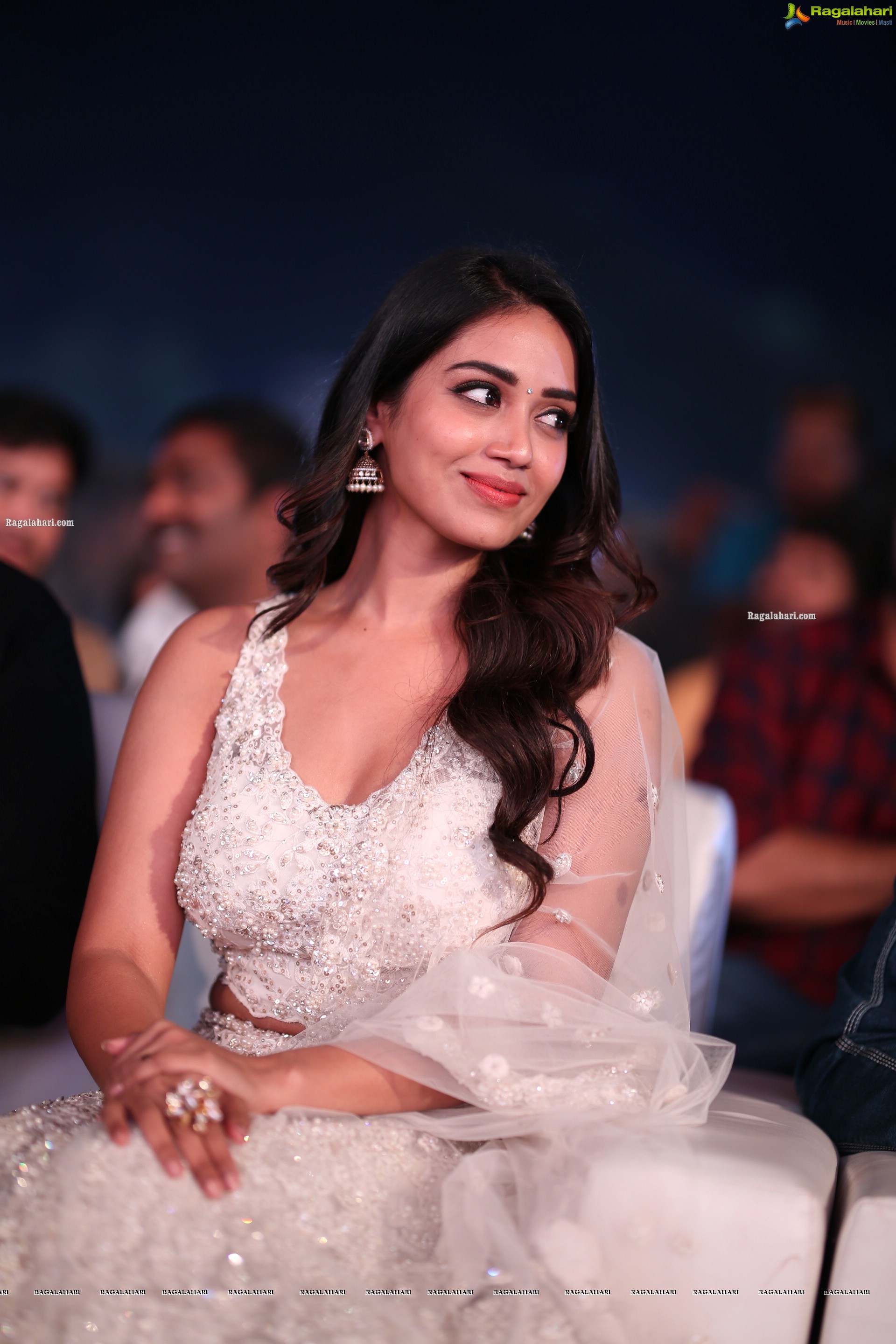 Nivetha Pethuraj @ Ala Vaikunthapuramulo Musical Concert - HD Gallery