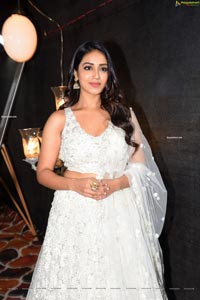 Nivetha Pethuraj HD Photos