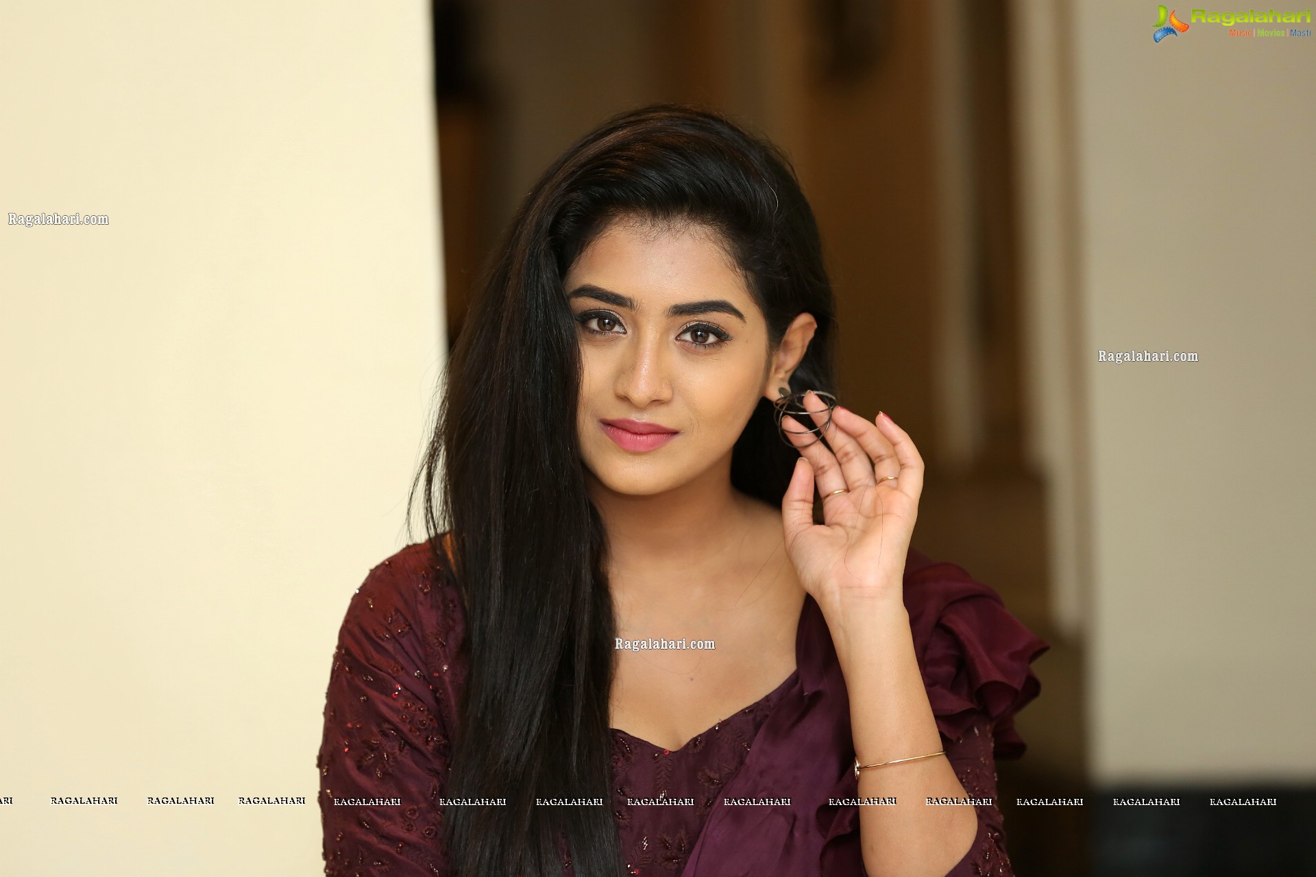 Rashi Singh at Trendz Lifestyle Expo 2020 - HD Gallery