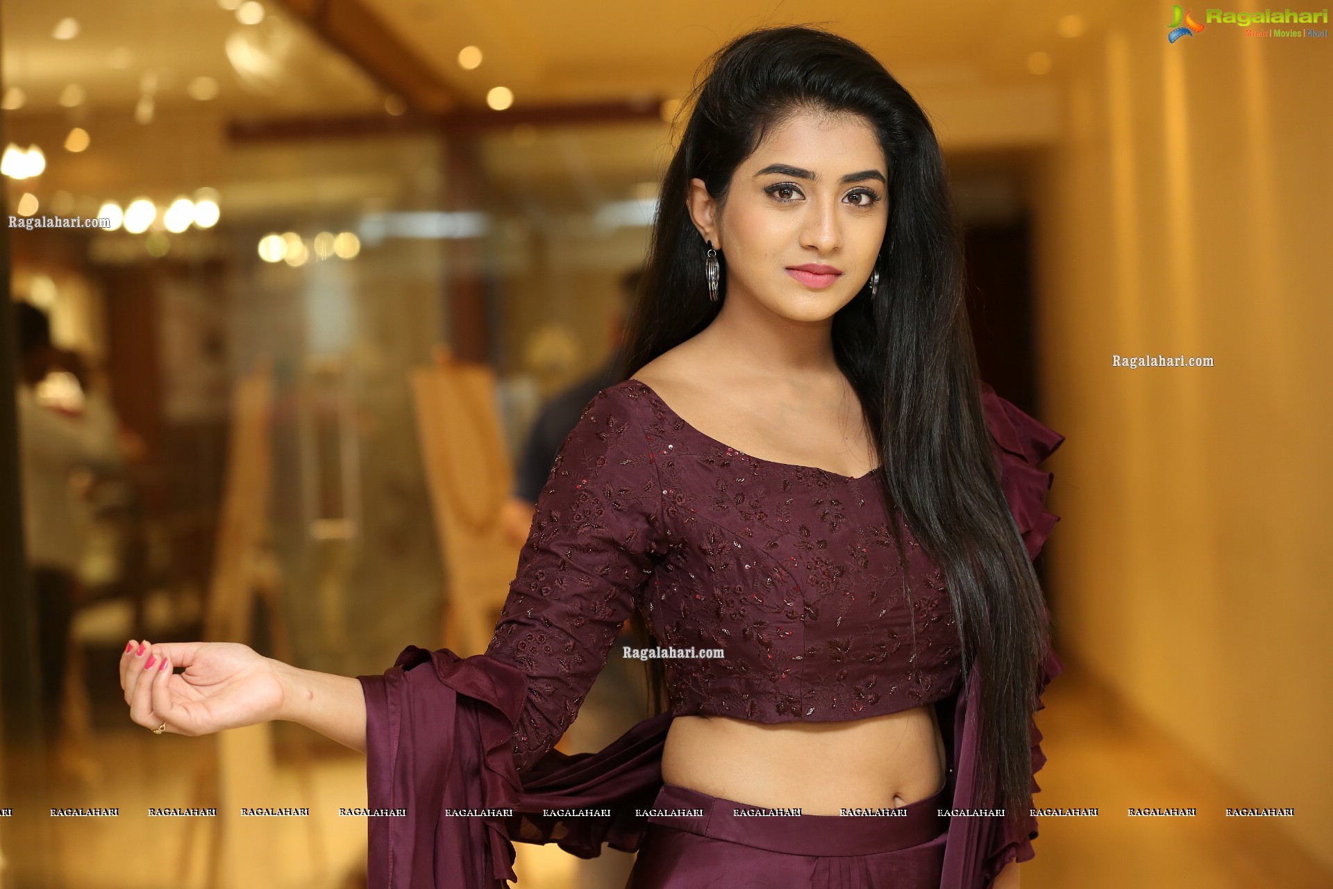 Rashi Singh at Trendz Lifestyle Expo 2020 - HD Gallery