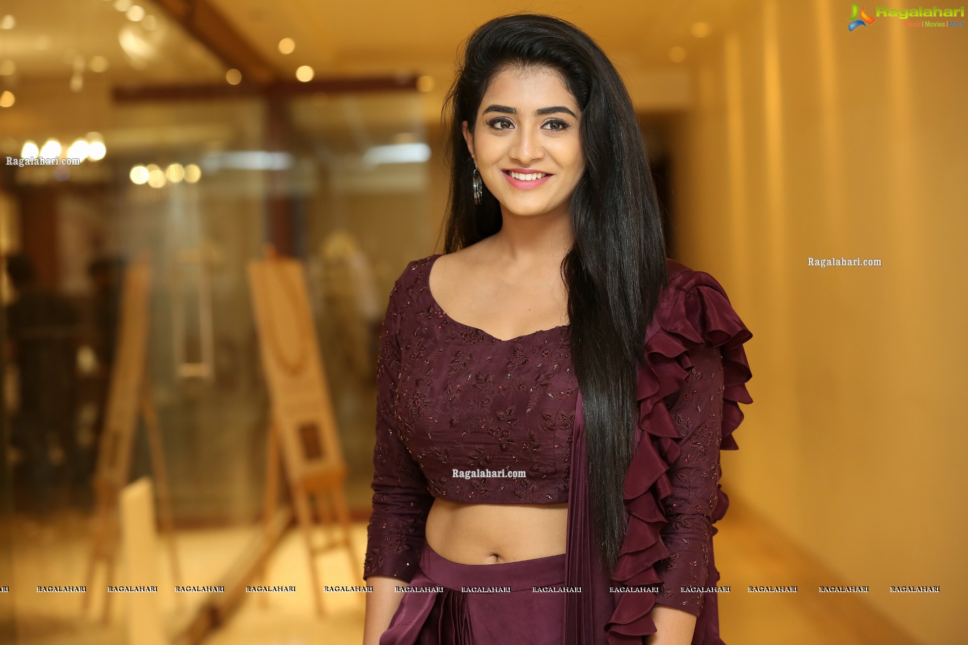 Rashi Singh at Trendz Lifestyle Expo 2020 - HD Gallery